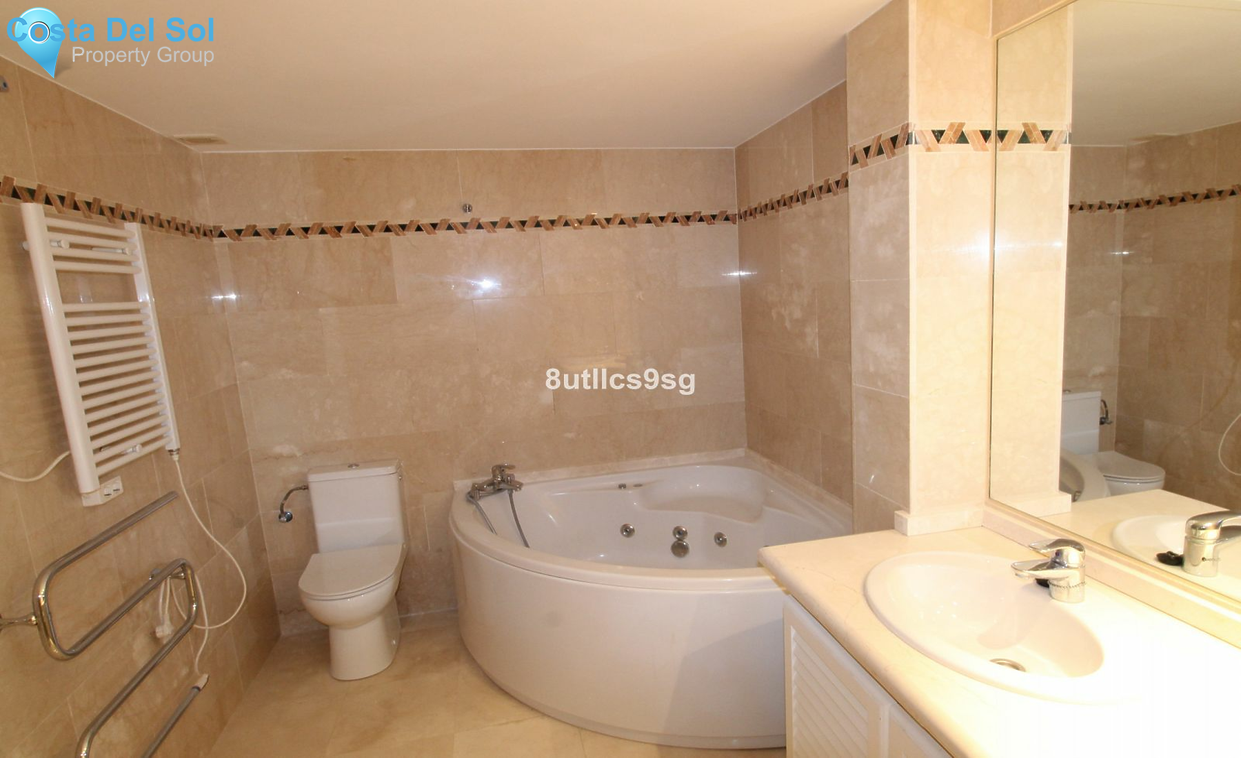 Middle Floor Apartment in Nueva Andalucía-1521415