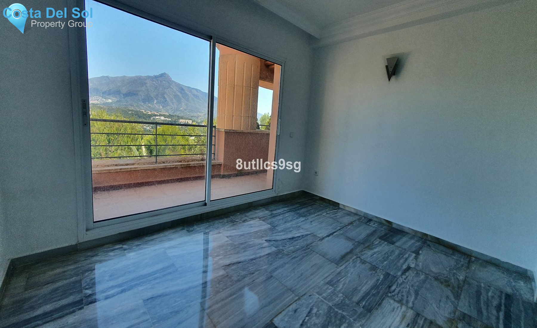 Middle Floor Apartment in Nueva Andalucía-1521417