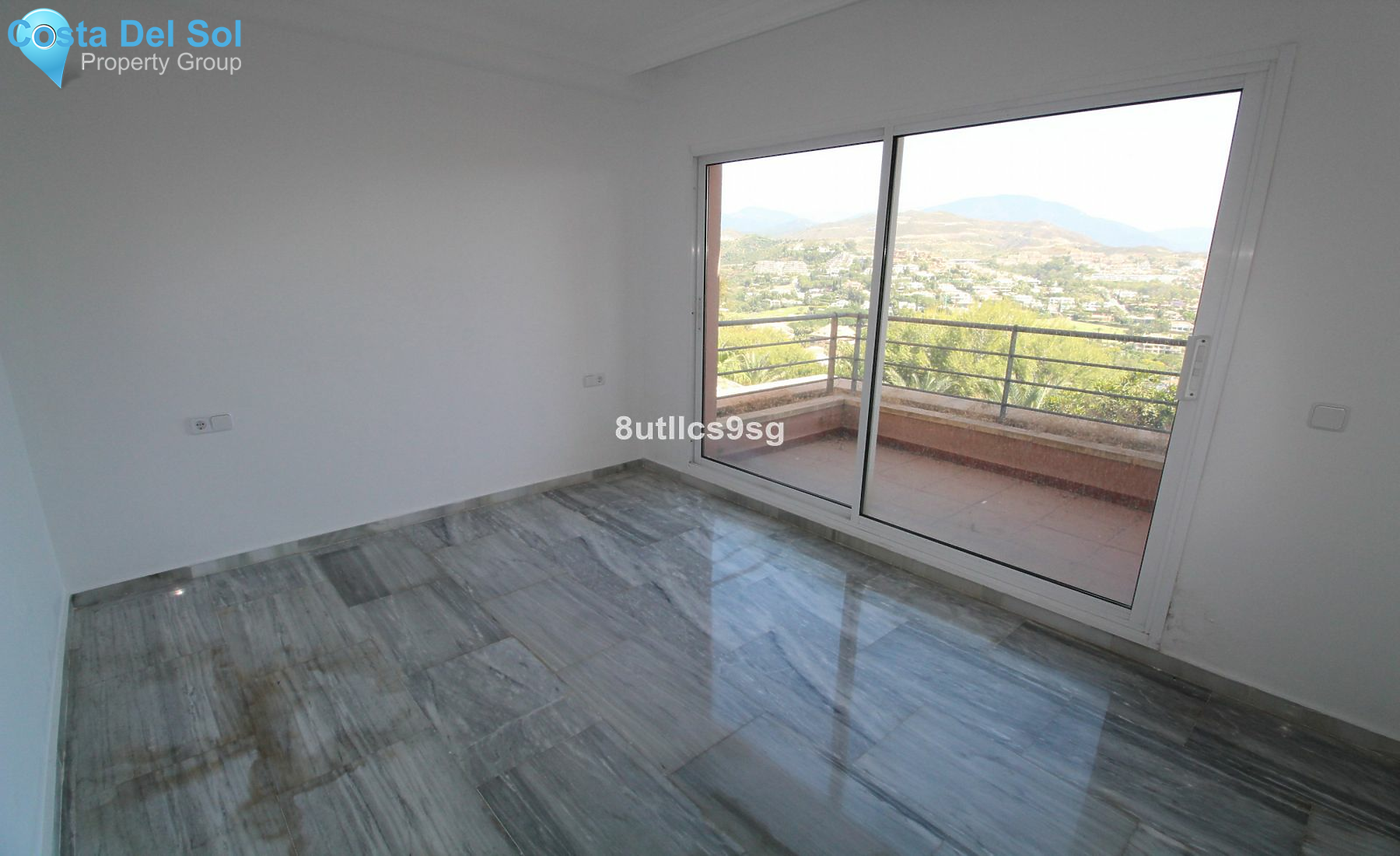 Middle Floor Apartment in Nueva Andalucía-1521418