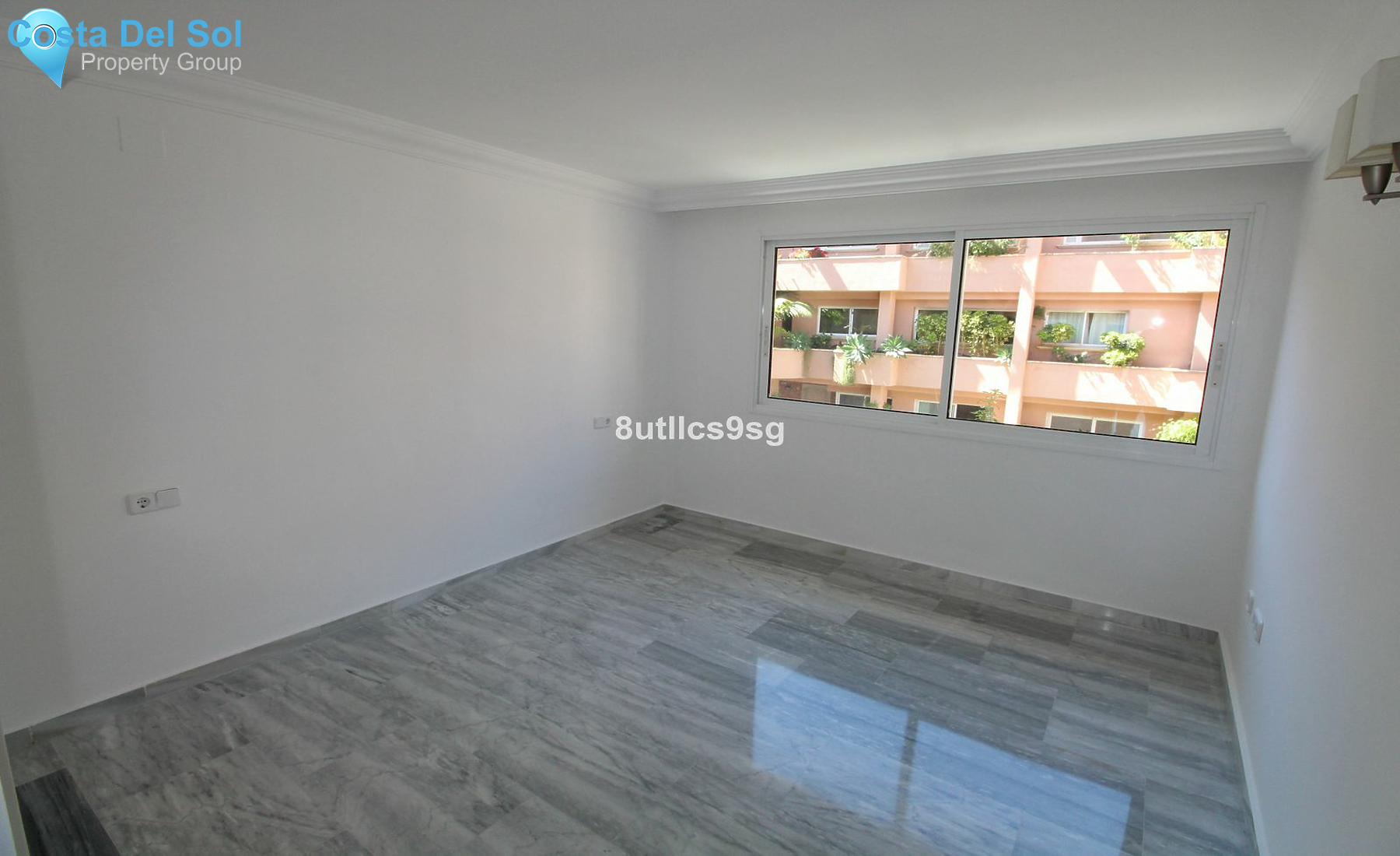 Middle Floor Apartment in Nueva Andalucía-1521419
