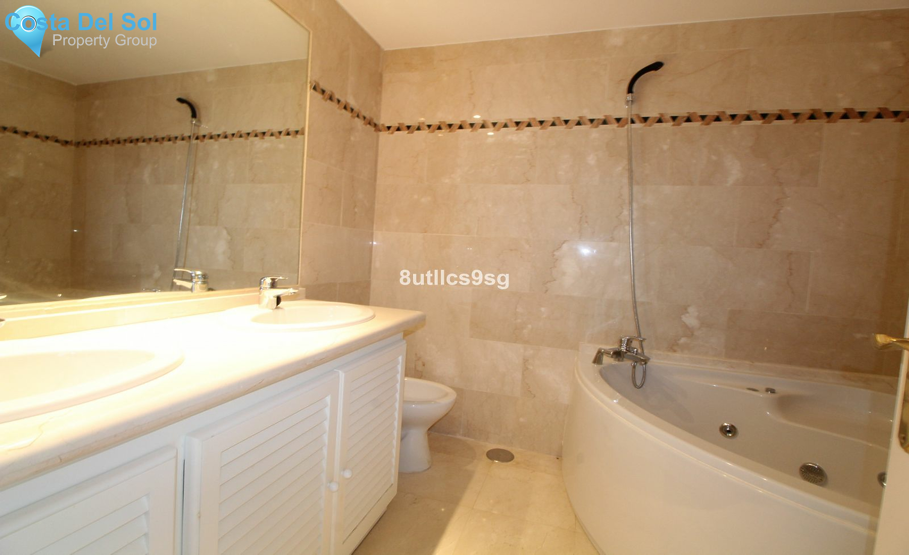 Middle Floor Apartment in Nueva Andalucía-1521421