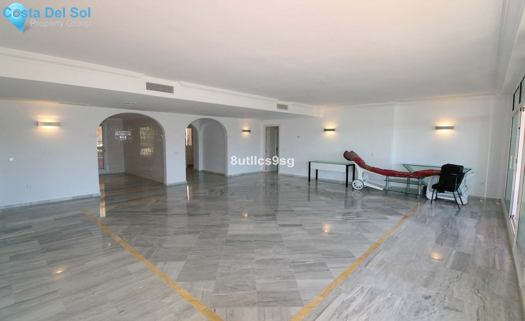 Middle Floor Apartment in Nueva Andalucía-1521405