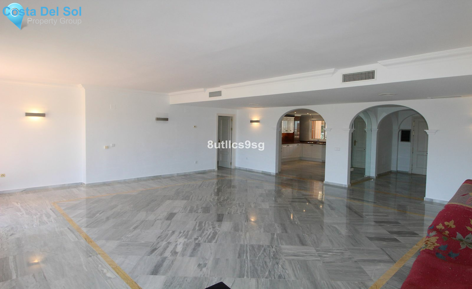 Middle Floor Apartment in Nueva Andalucía-1521406