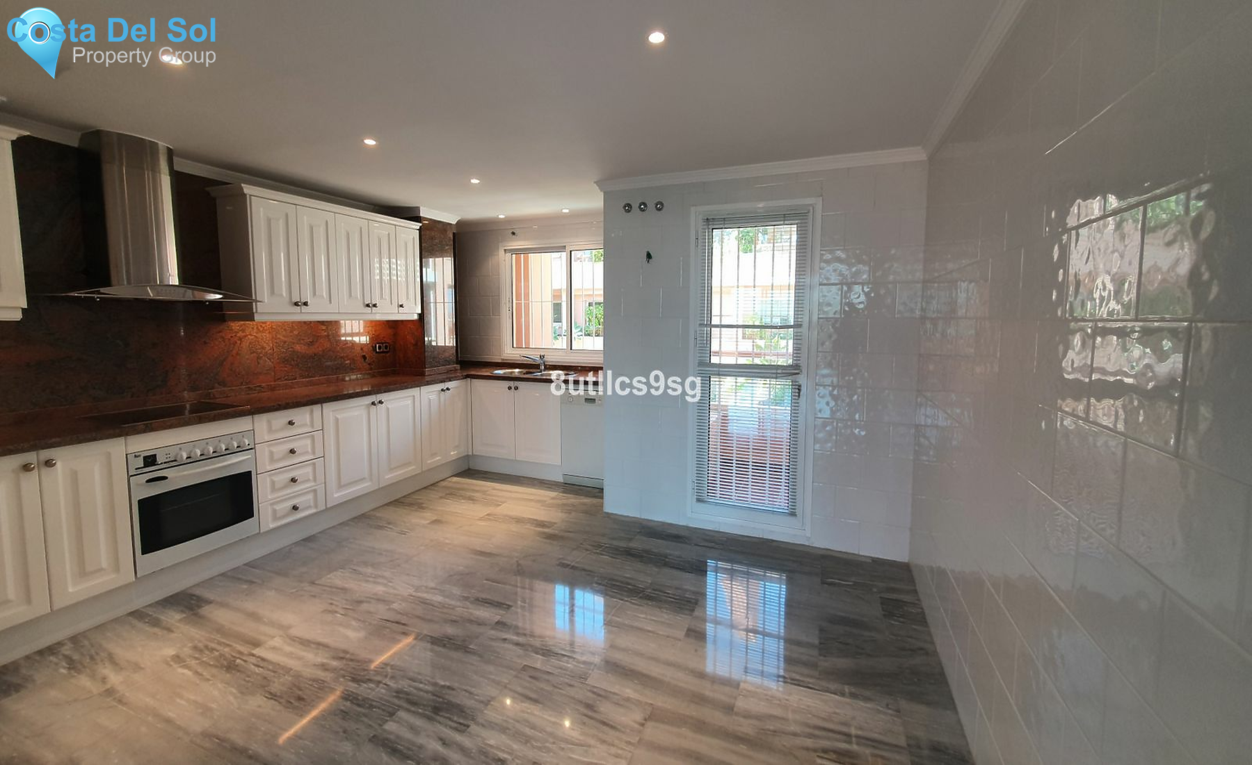 Middle Floor Apartment in Nueva Andalucía-1521409