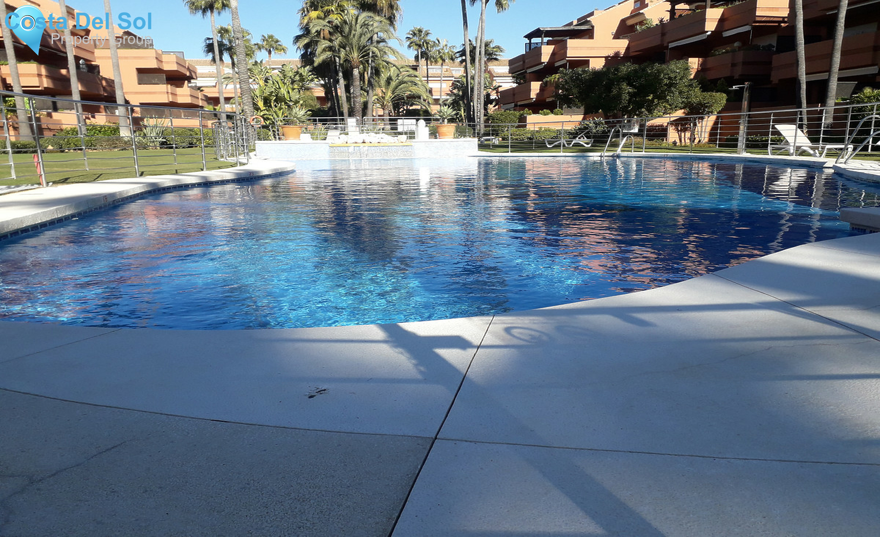 Middle Floor Apartment in Puerto Banús-1373001