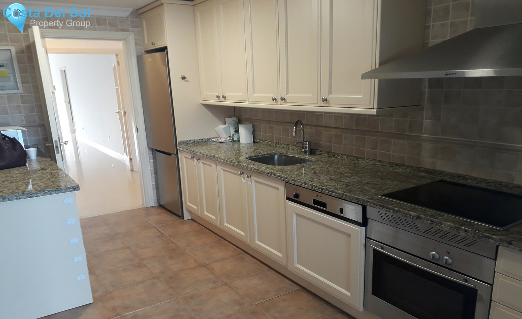 Middle Floor Apartment in Puerto Banús-1373010