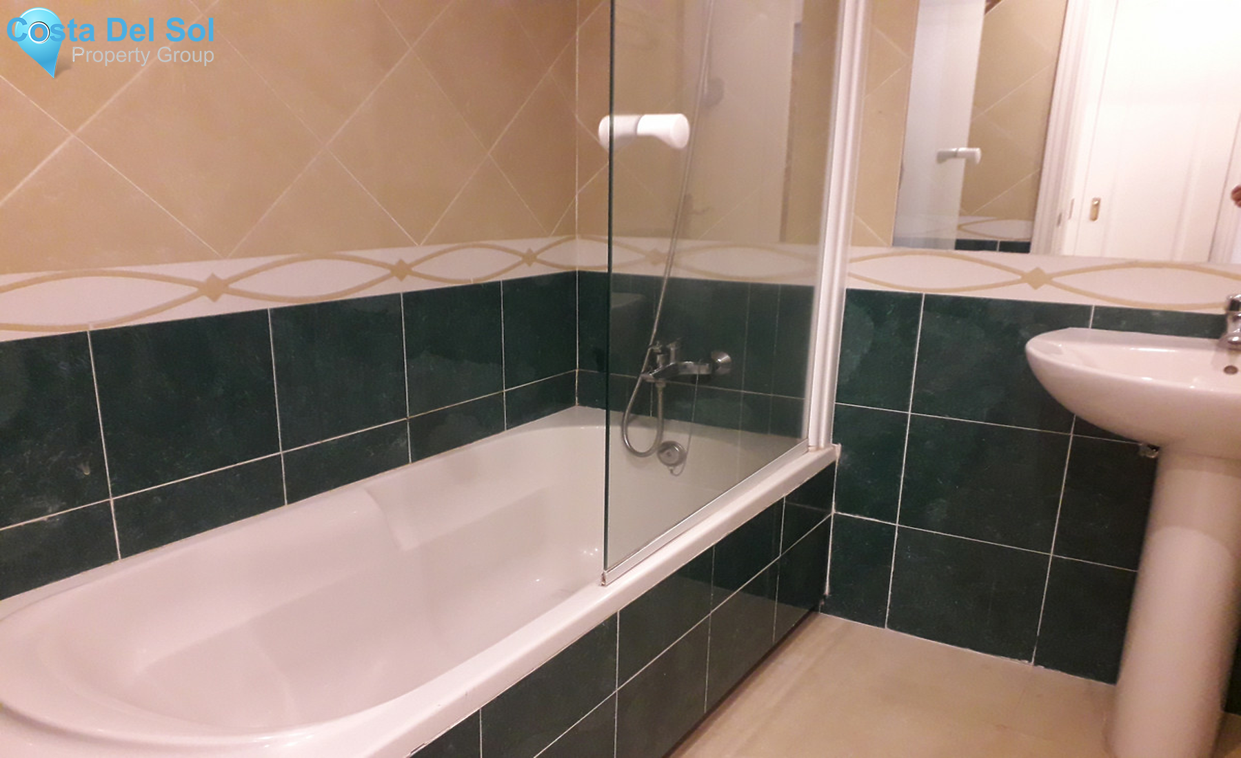 Middle Floor Apartment in Puerto Banús-1373014