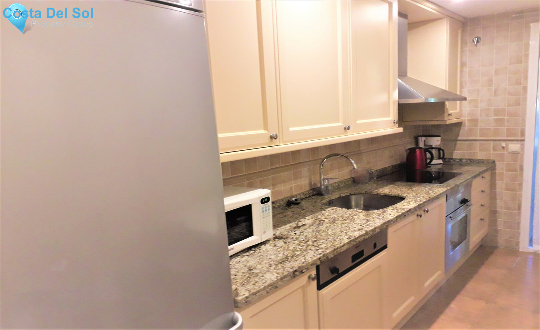 Middle Floor Apartment in Puerto Banús-1373007