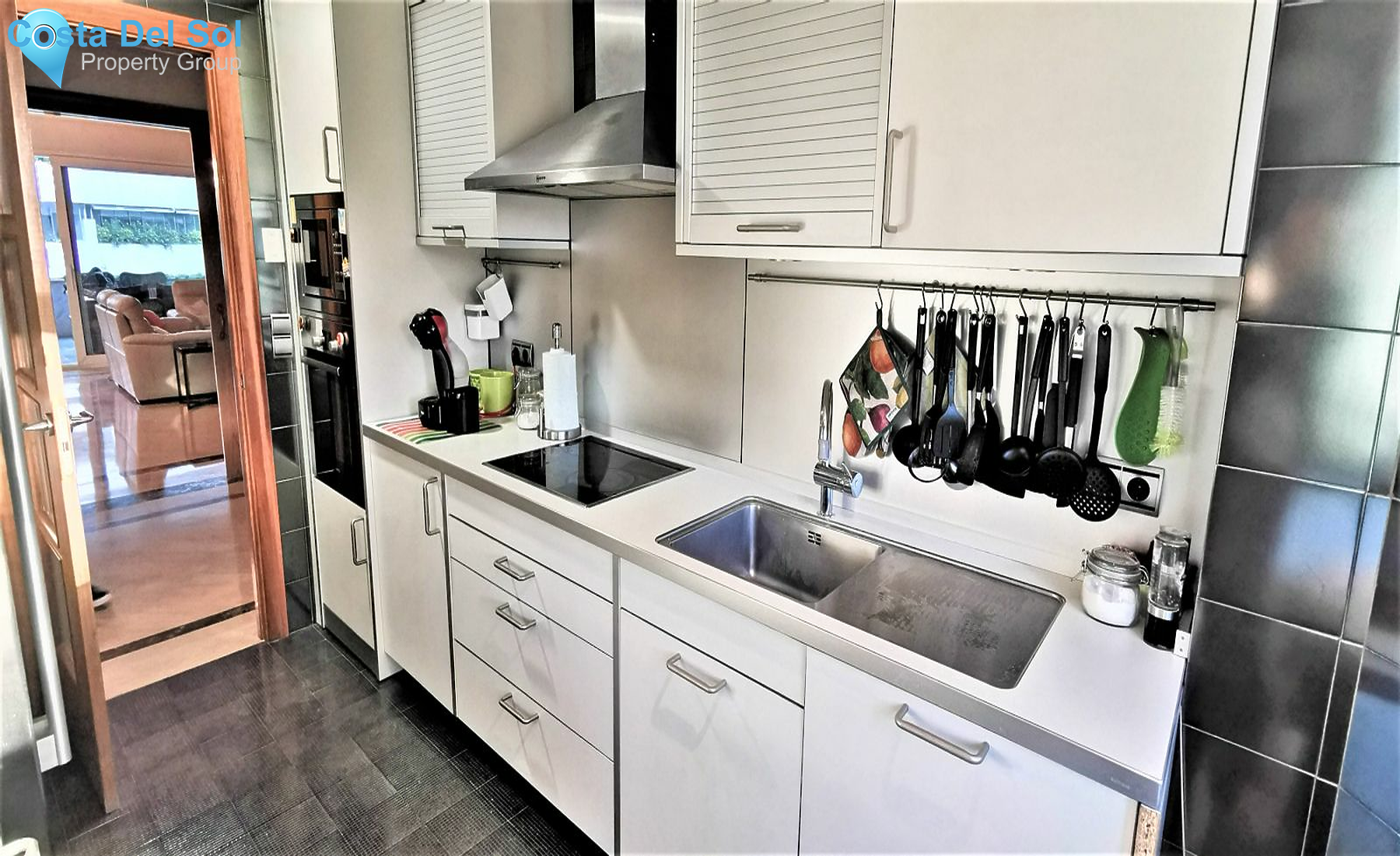Middle Floor Apartment in Puerto Banús-1200168