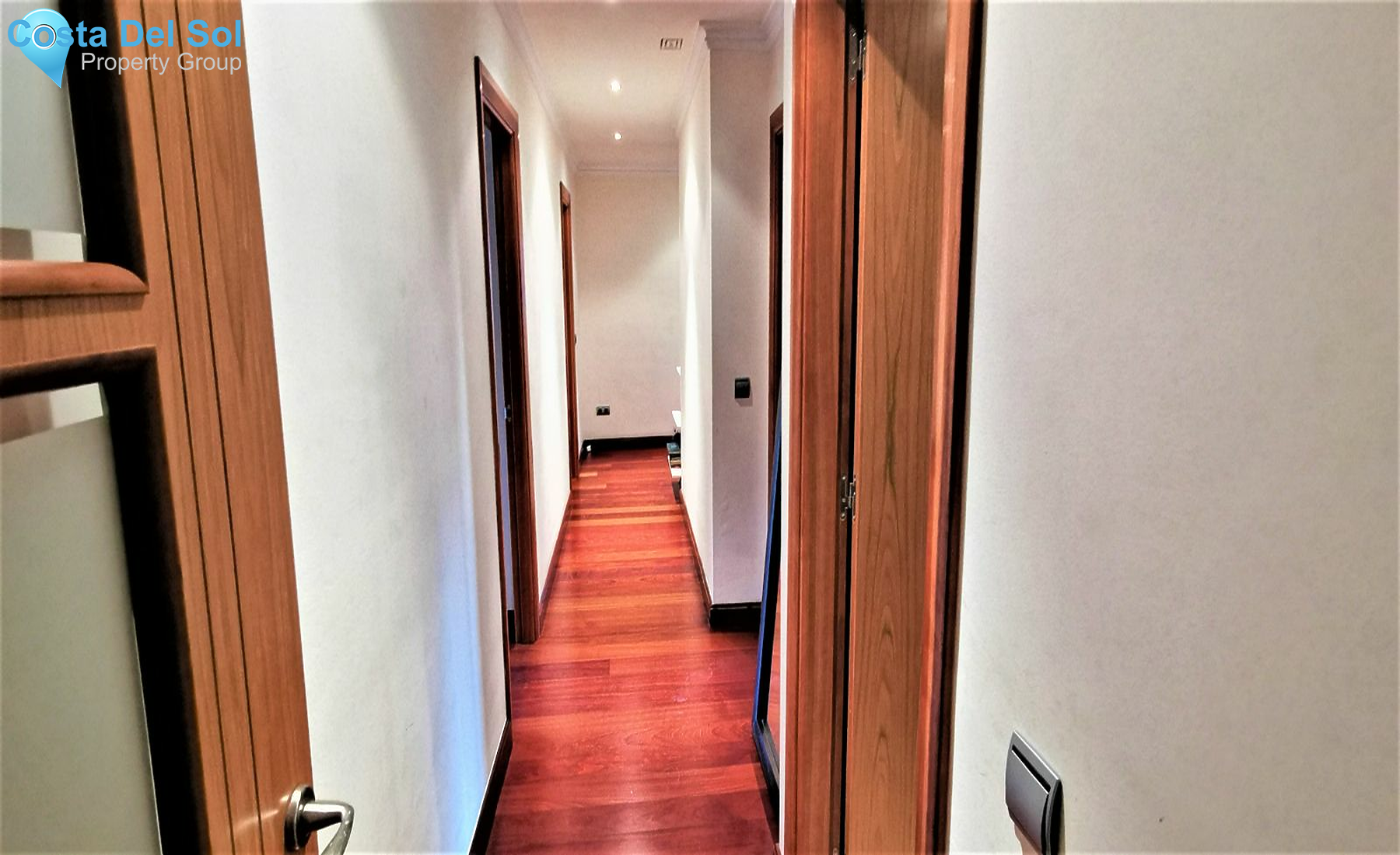 Middle Floor Apartment in Puerto Banús-1200170