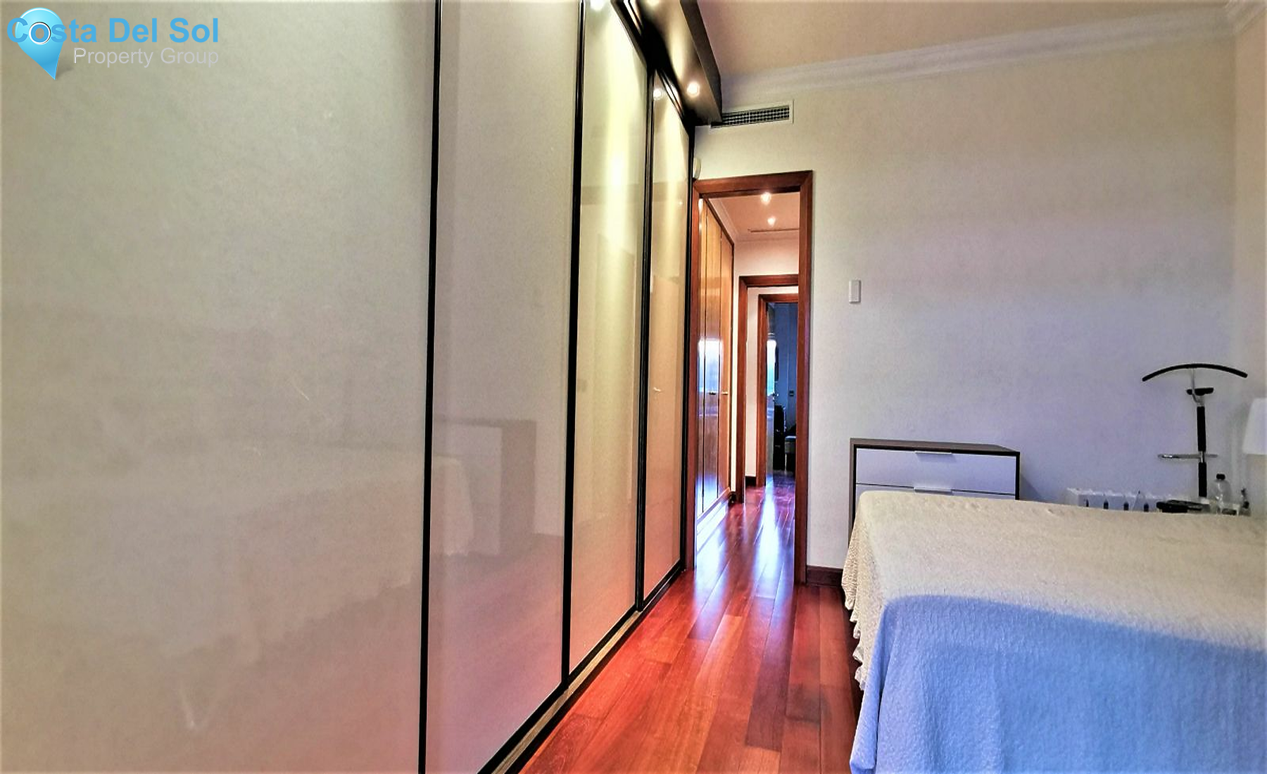 Middle Floor Apartment in Puerto Banús-1200175