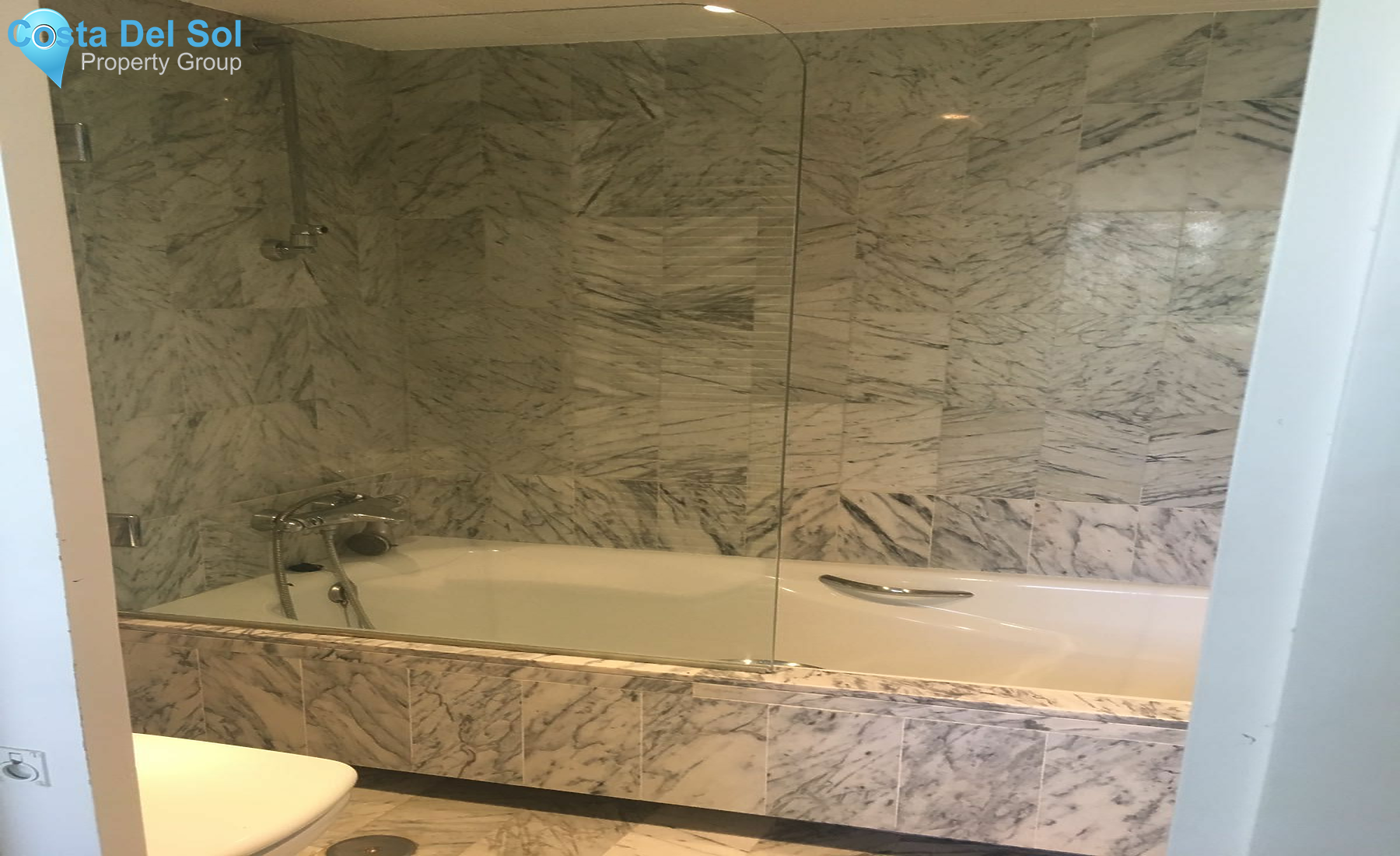 Middle Floor Apartment in Puerto Banús-1202471