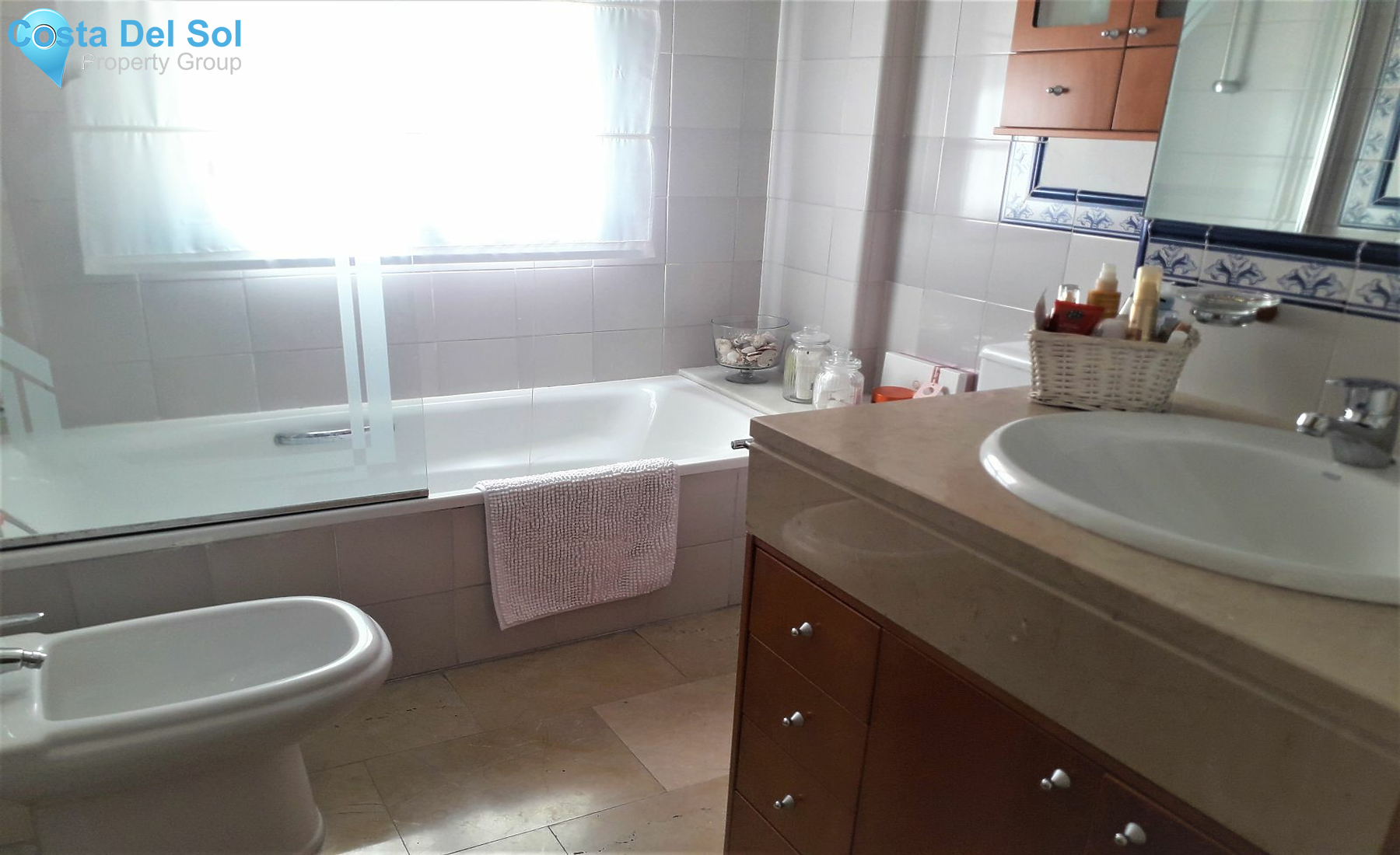 Middle Floor Apartment in San Pedro de Alcántara-1200081