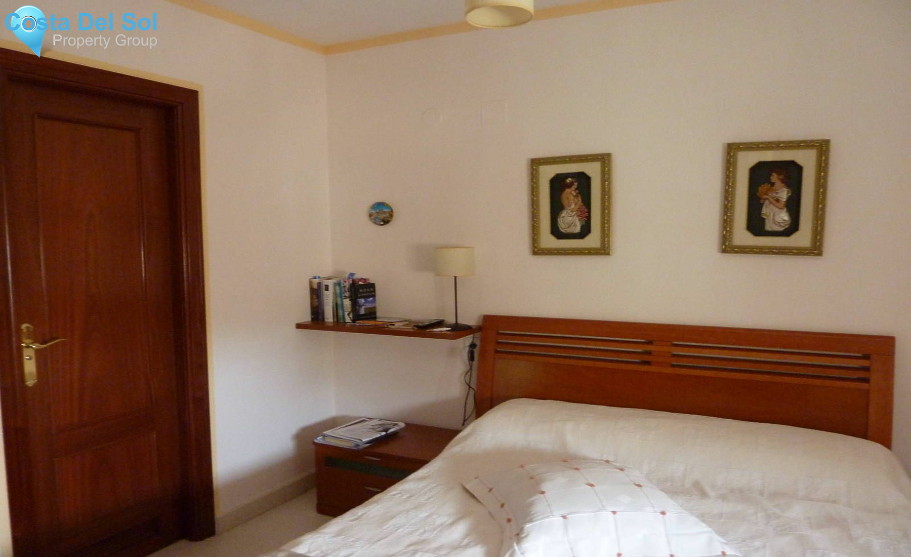 Middle Floor Apartment in Teatinos-1229573