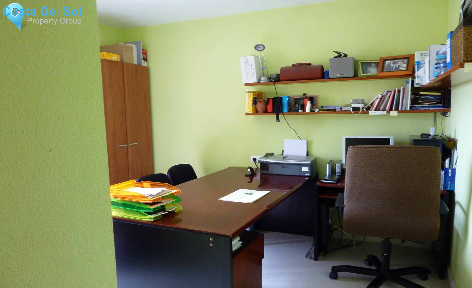 Middle Floor Apartment in Teatinos-1229576