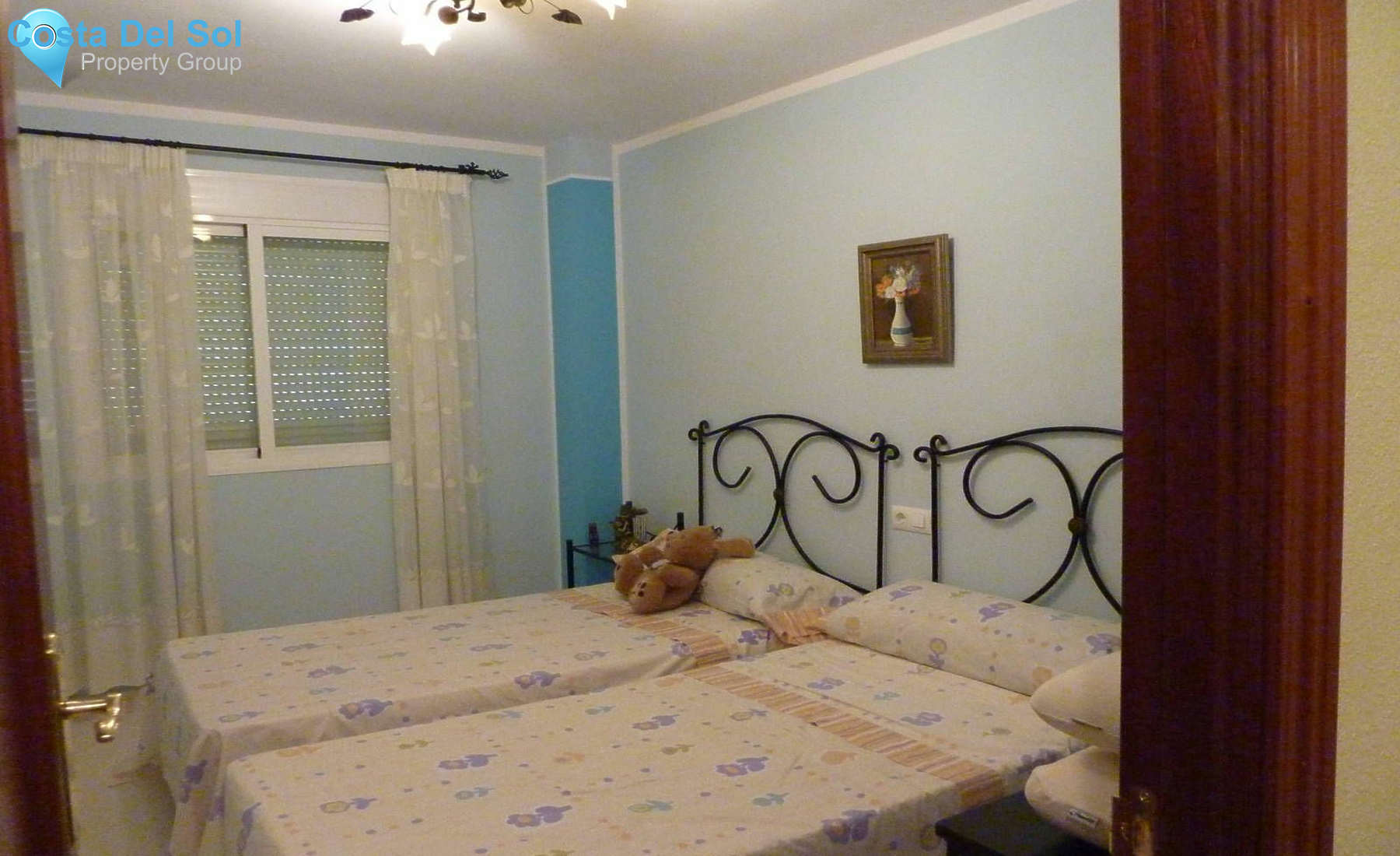 Middle Floor Apartment in Teatinos-1229580