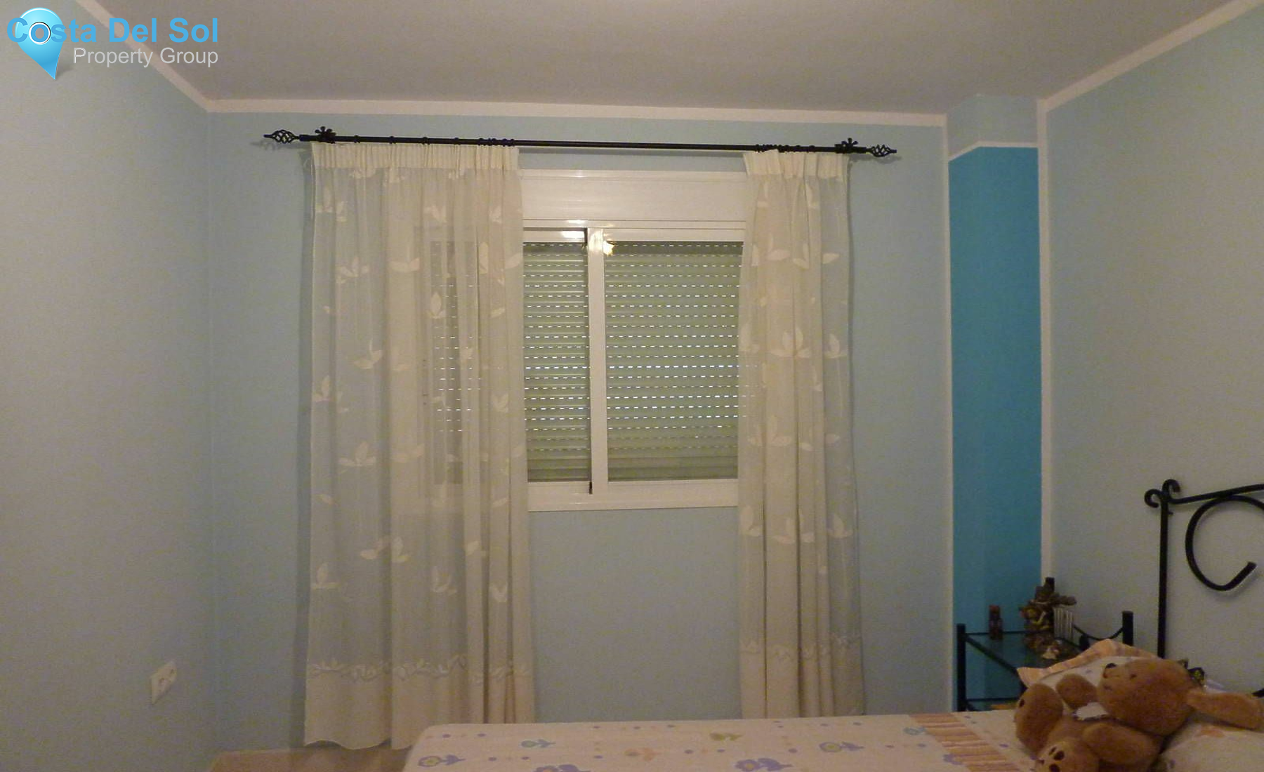 Middle Floor Apartment in Teatinos-1229581
