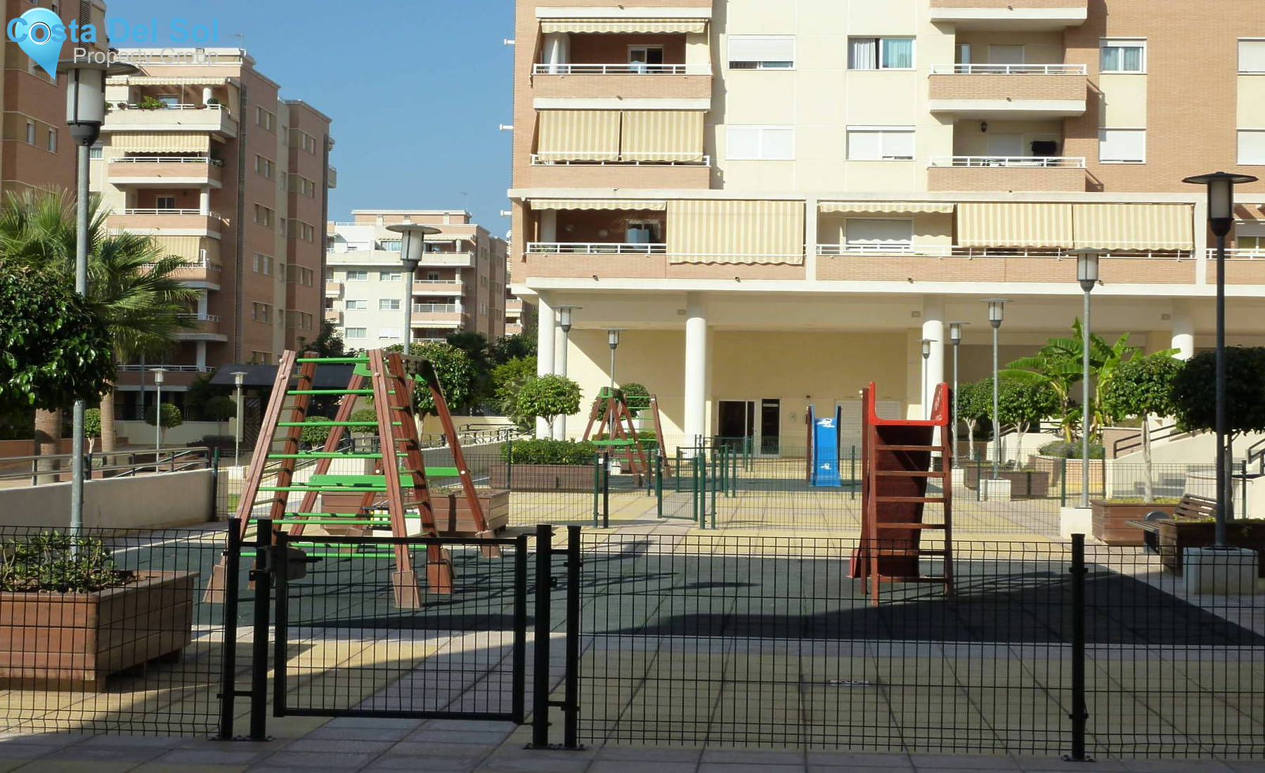Middle Floor Apartment in Teatinos-1229566