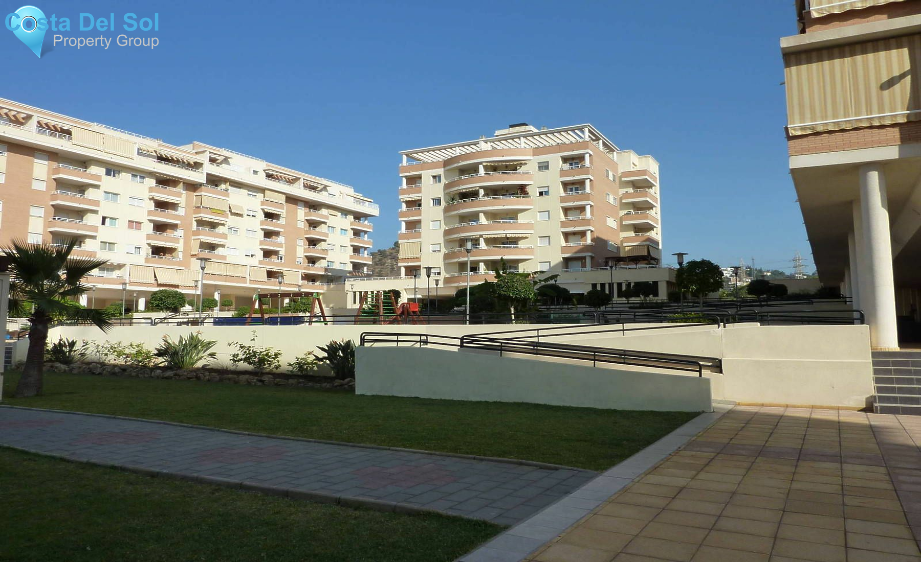 Middle Floor Apartment in Teatinos-1229567