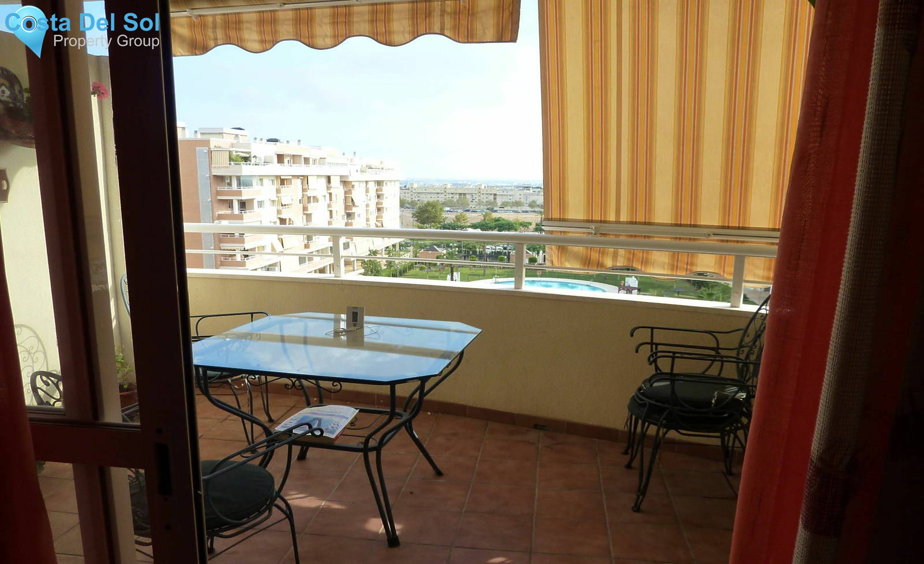Middle Floor Apartment in Teatinos-1229569