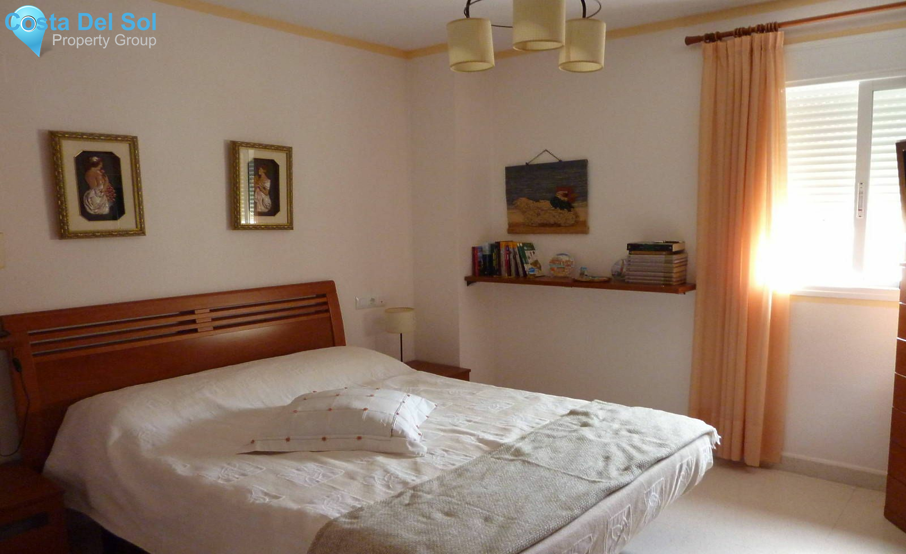 Middle Floor Apartment in Teatinos-1229572