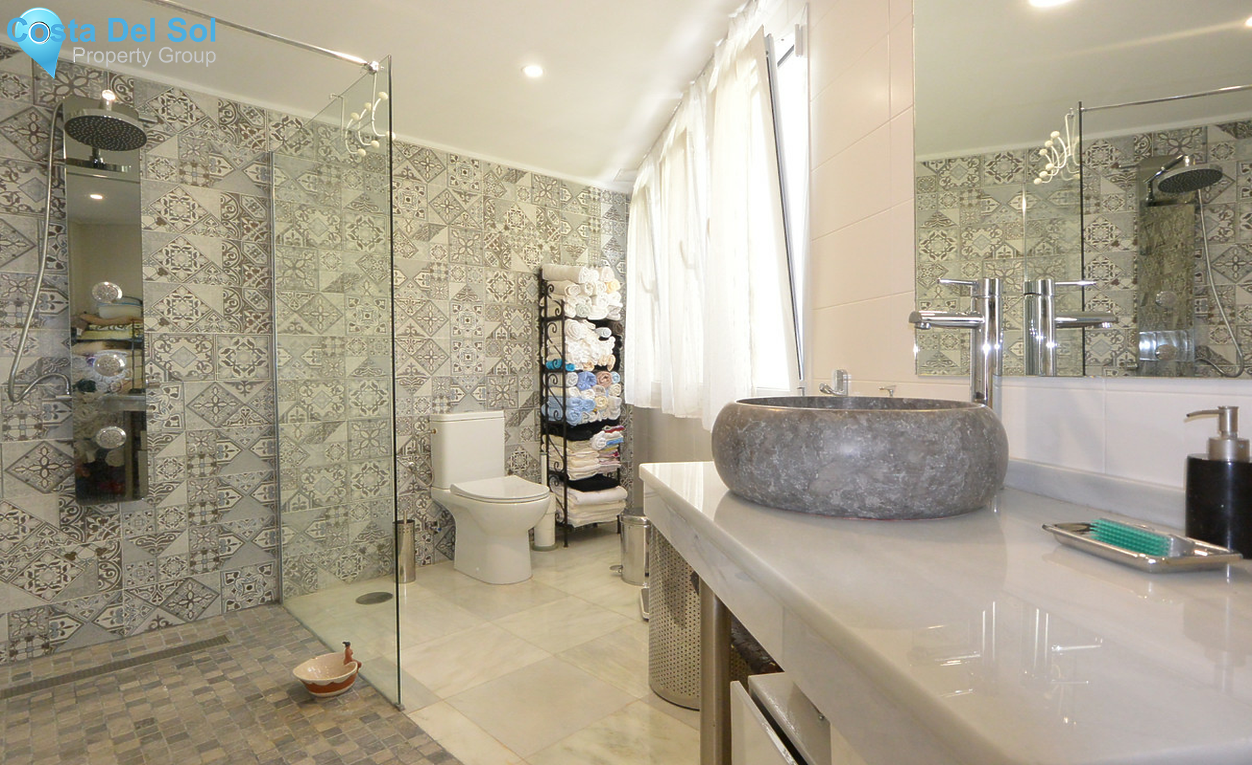 Middle Floor Apartment in The Golden Mile-1293657