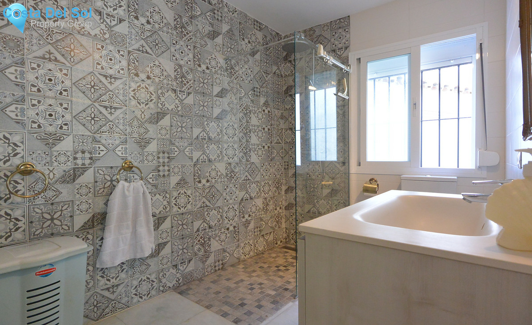 Middle Floor Apartment in The Golden Mile-1293660