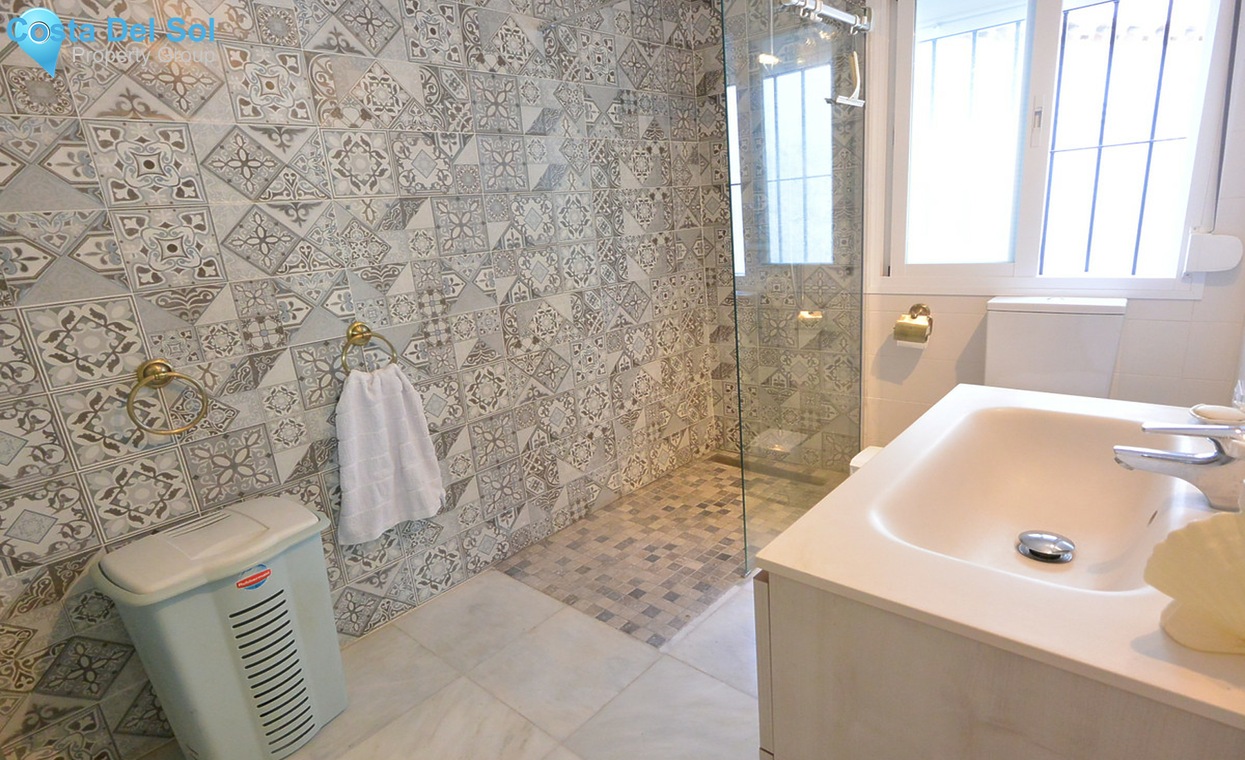 Middle Floor Apartment in The Golden Mile-1293662