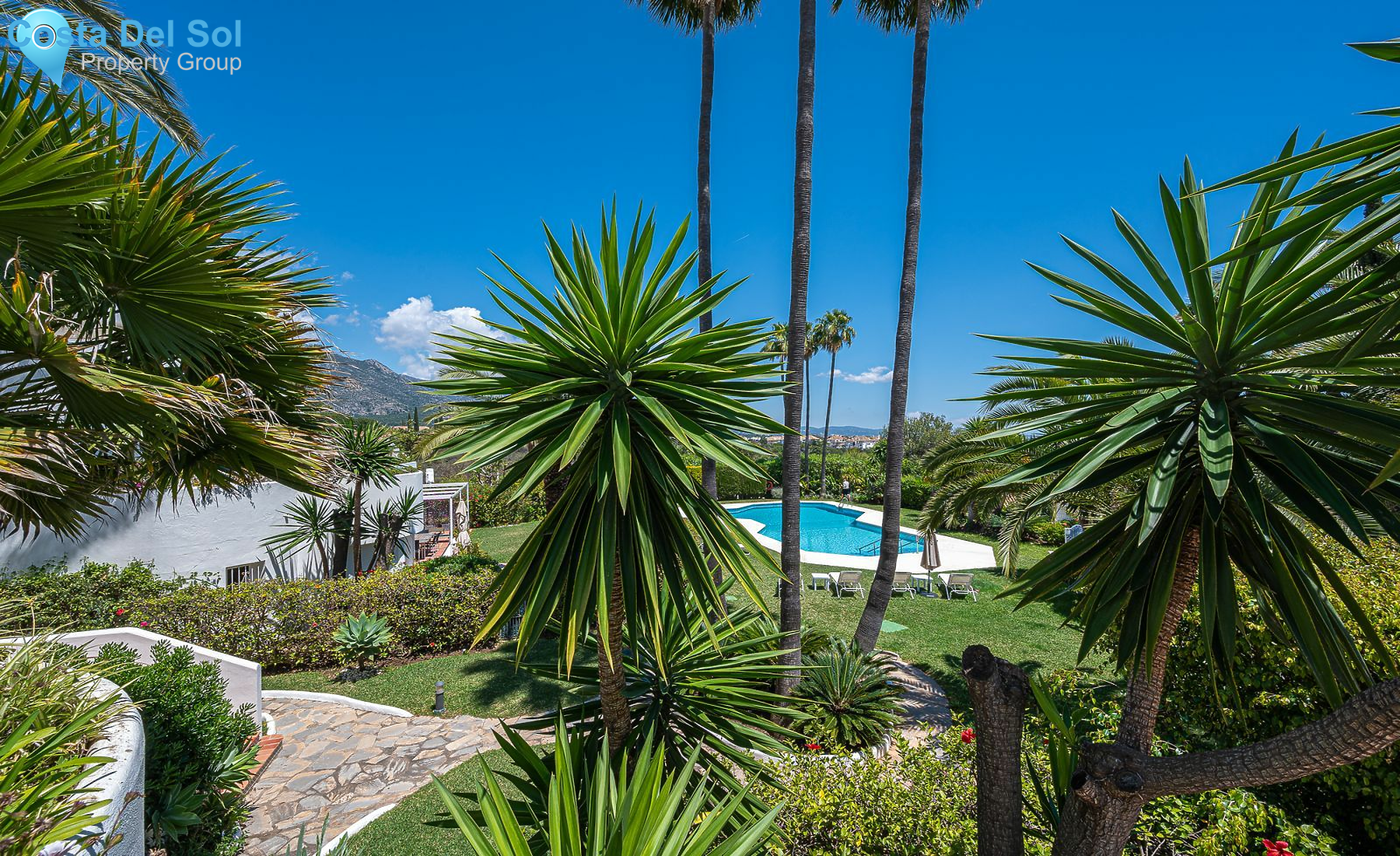 Middle Floor Apartment in The Golden Mile-1139821