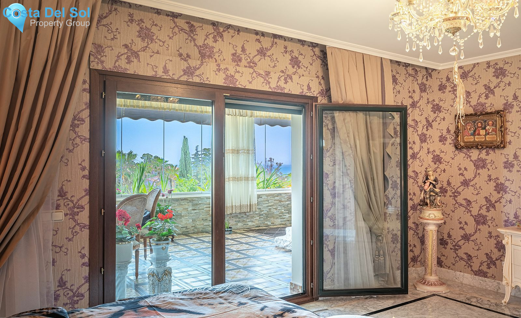 Middle Floor Apartment in The Golden Mile-1139898