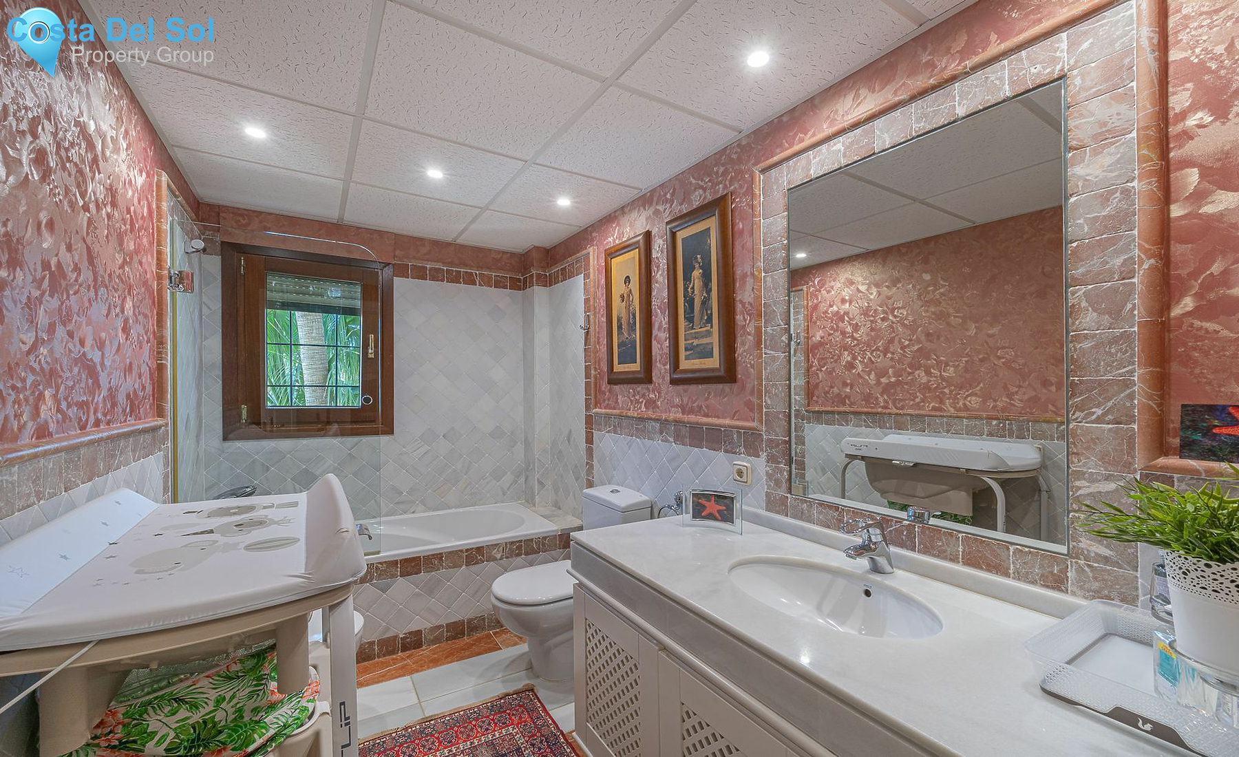 Middle Floor Apartment in The Golden Mile-1139899