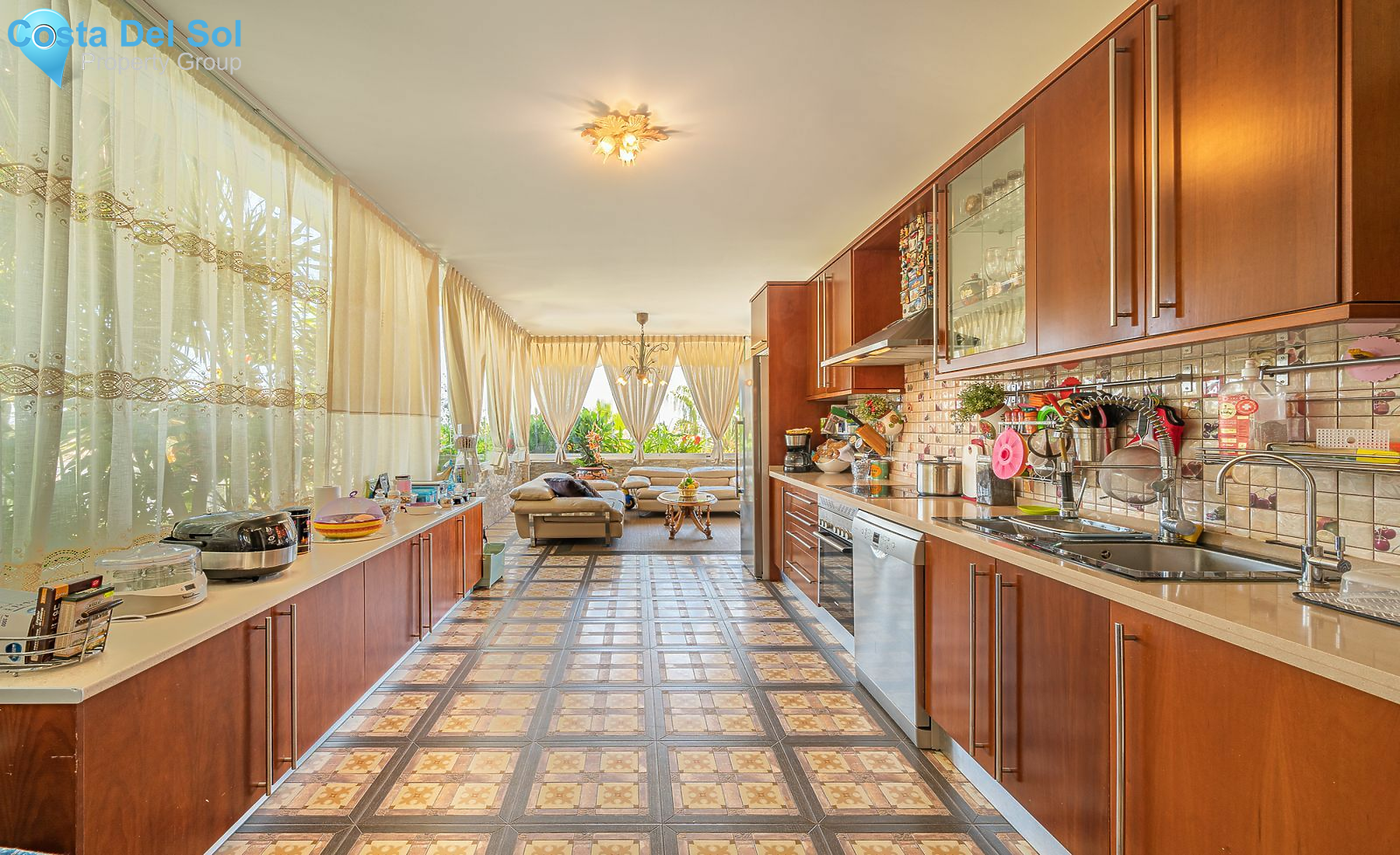 Middle Floor Apartment in The Golden Mile-1139894