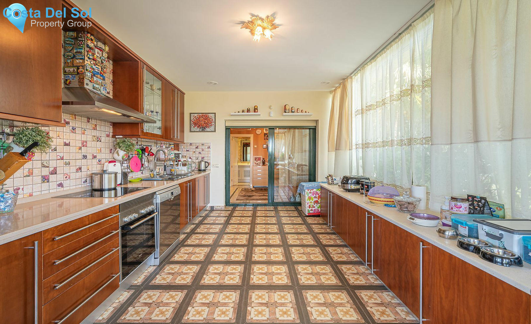 Middle Floor Apartment in The Golden Mile-1139895