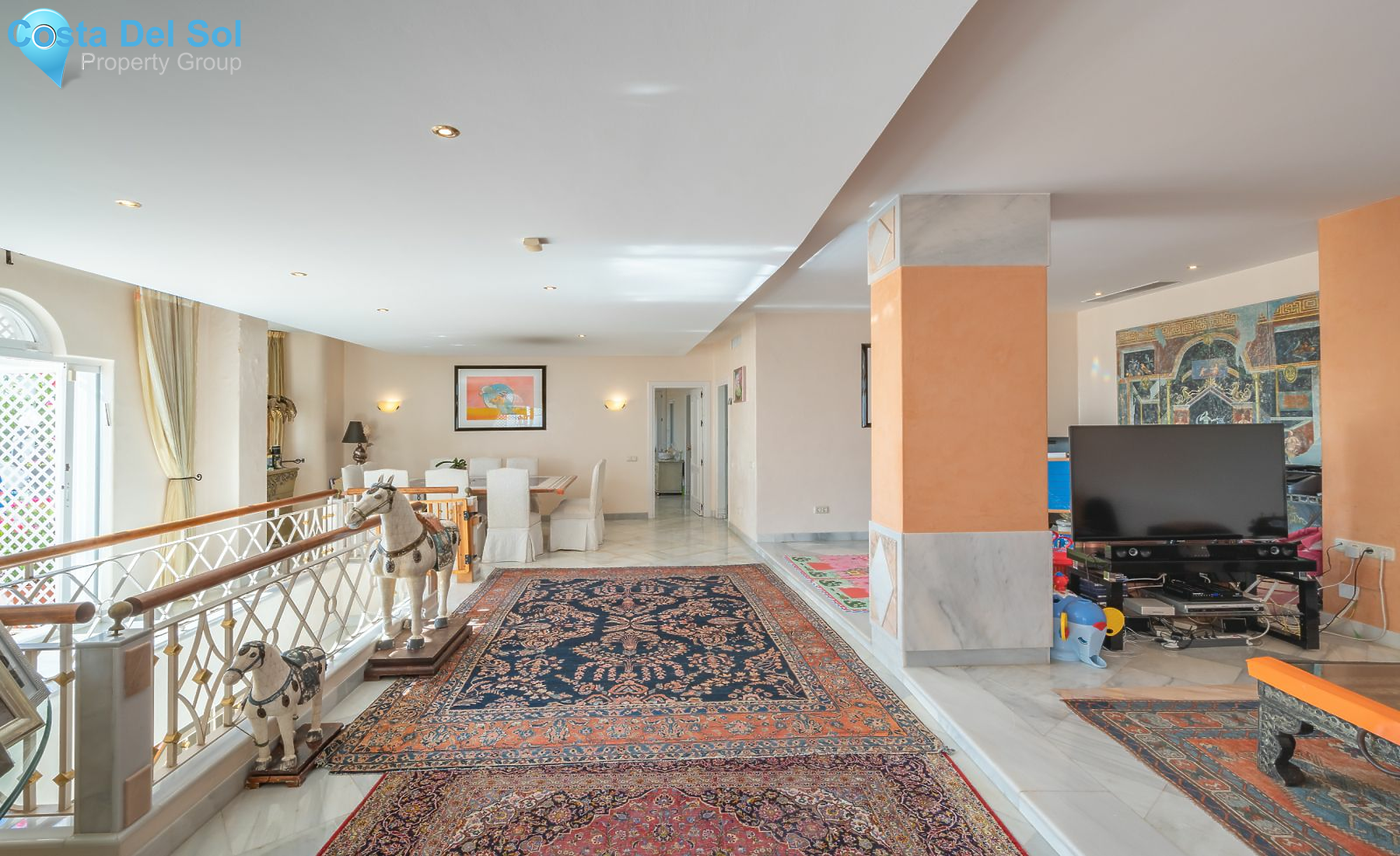 Middle Floor Apartment in The Golden Mile-1399656