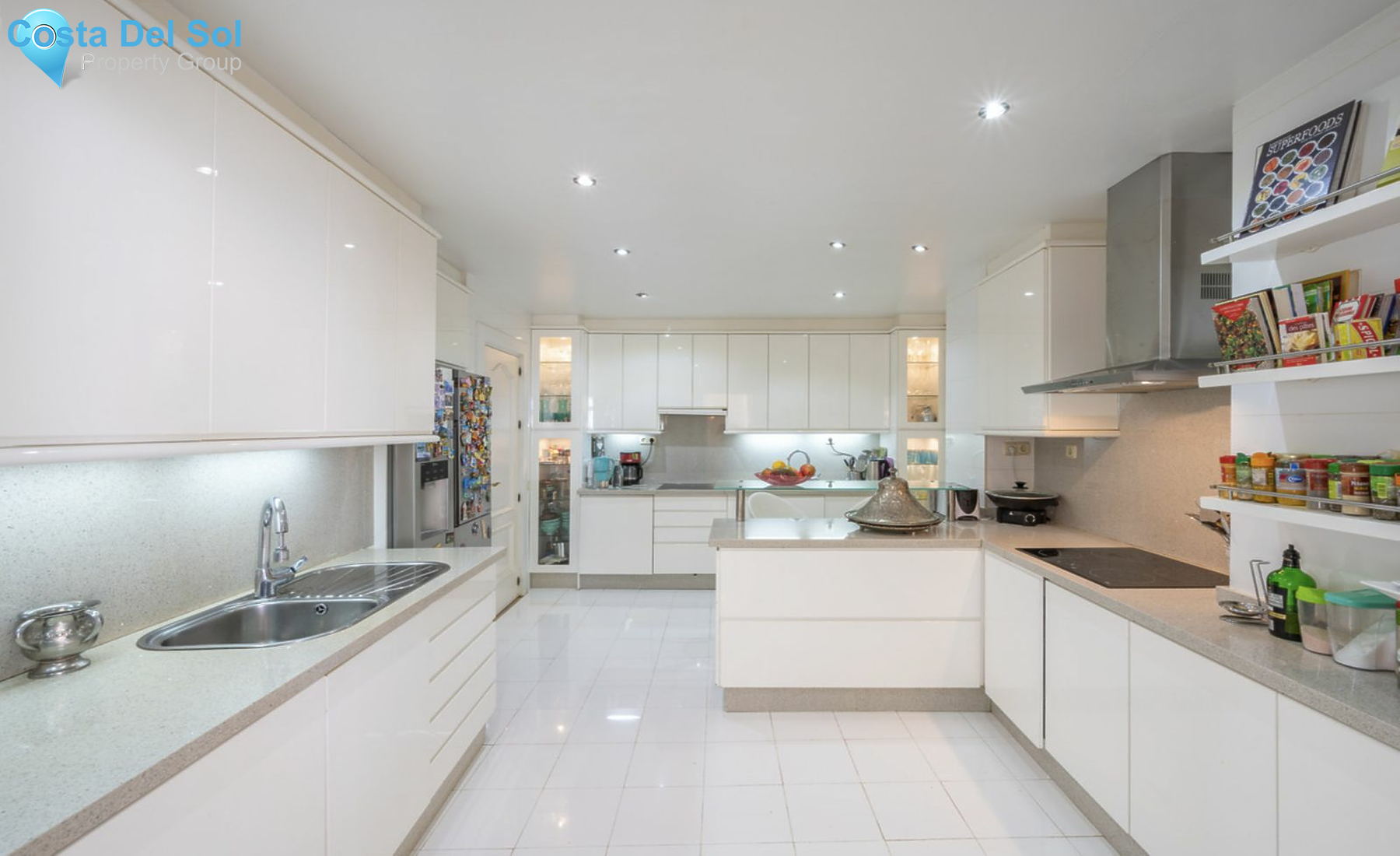 Middle Floor Apartment in The Golden Mile-1469897