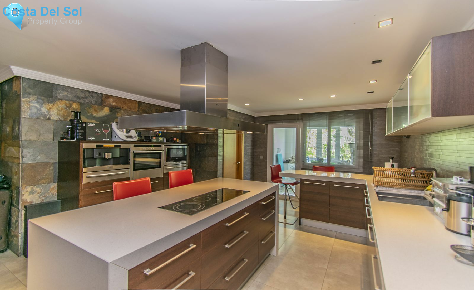 Middle Floor Apartment in The Golden Mile-1531896