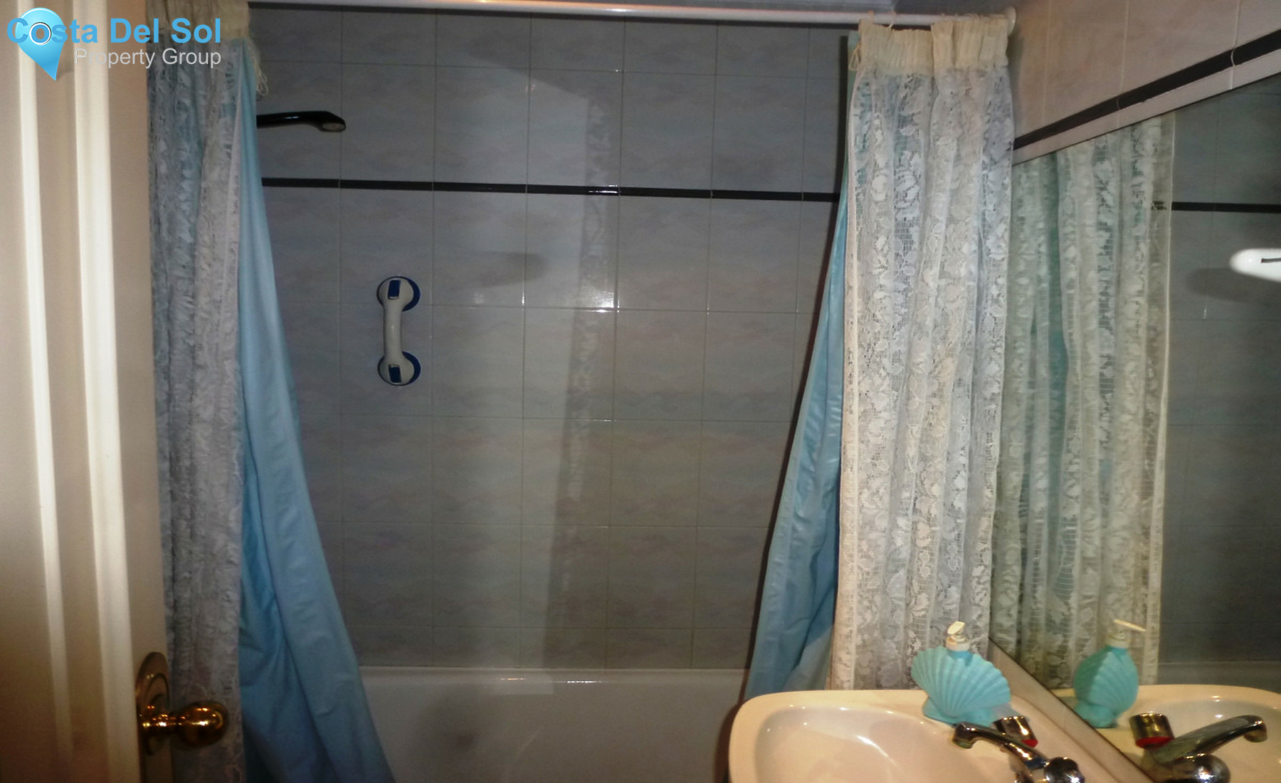 Middle Floor Apartment in Torremolinos Centro-1266127