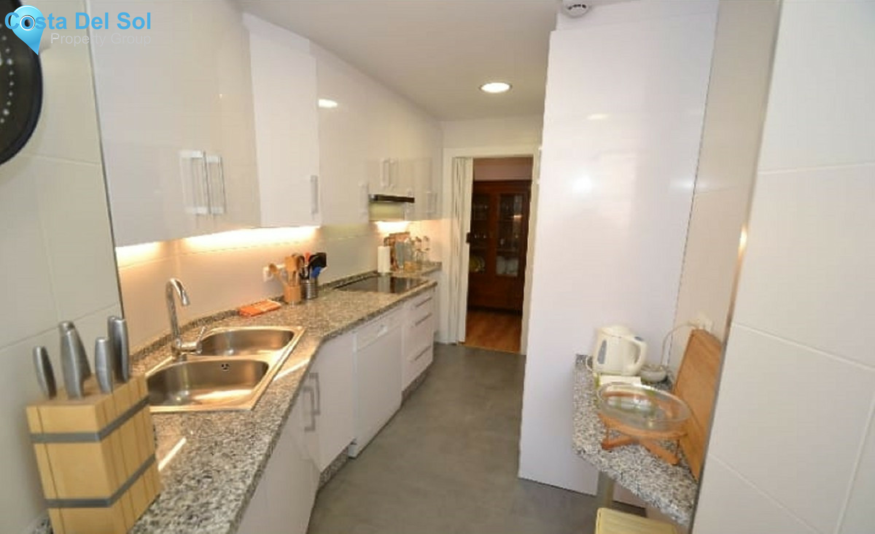 Middle Floor Apartment in Torremolinos Centro-1311675
