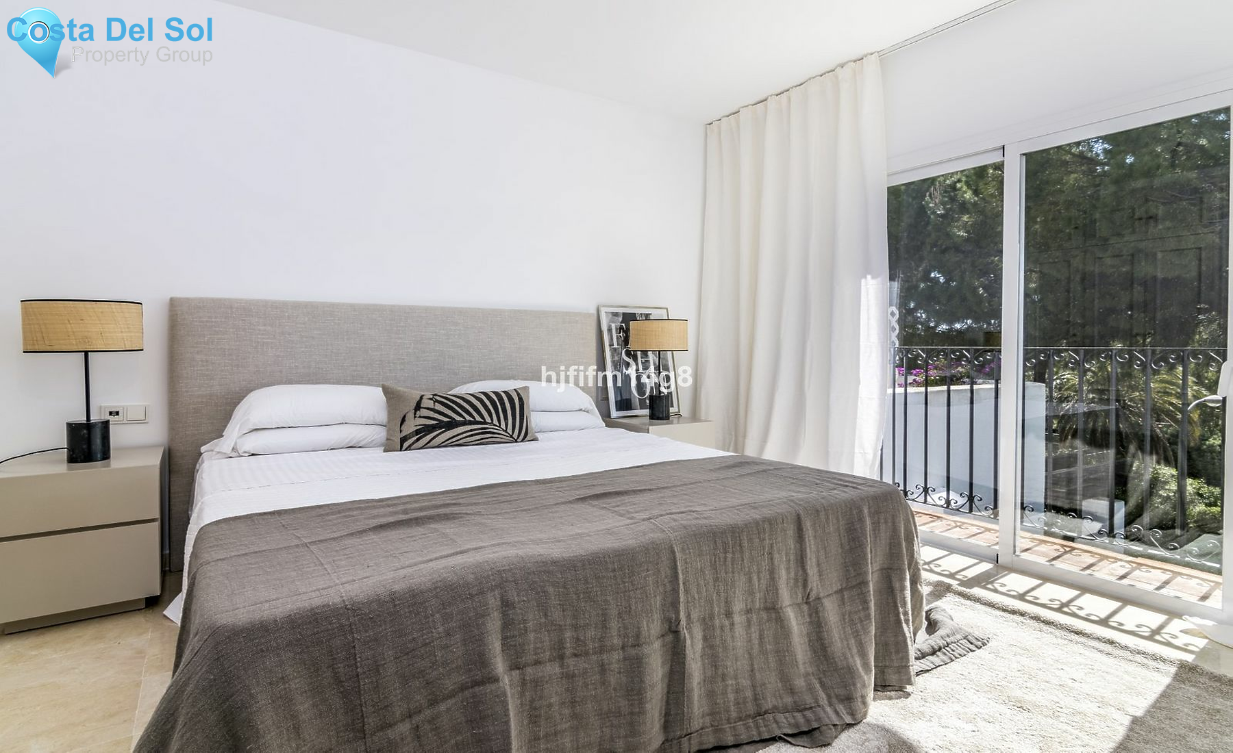 Penthouse in The Golden Mile-1134372