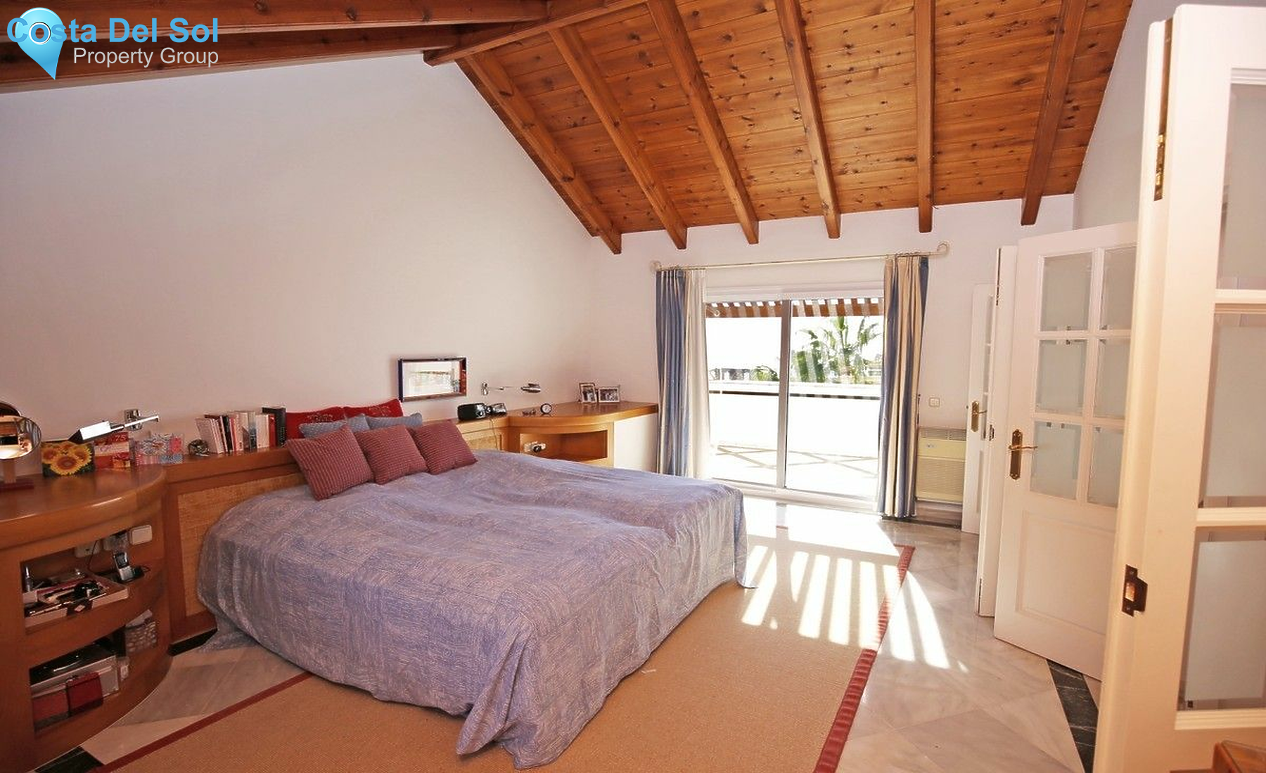 Penthouse in The Golden Mile-1445767