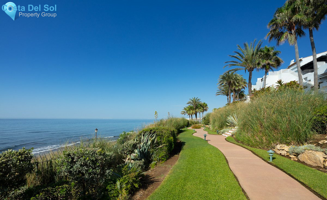 Penthouse in The Golden Mile-1561703