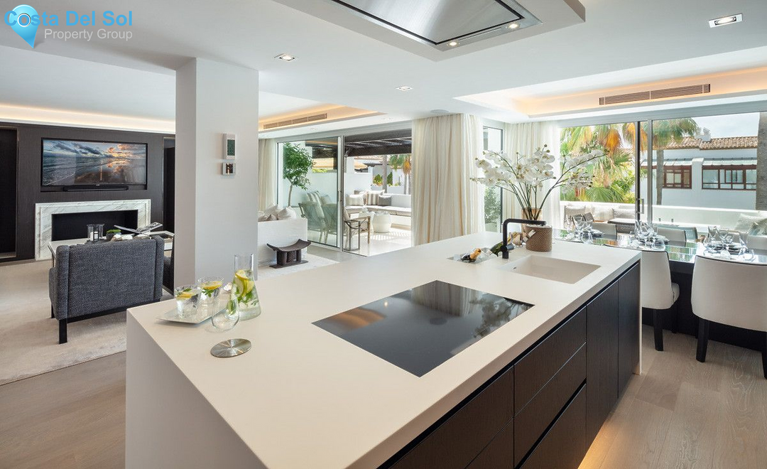 Penthouse in The Golden Mile-1561722