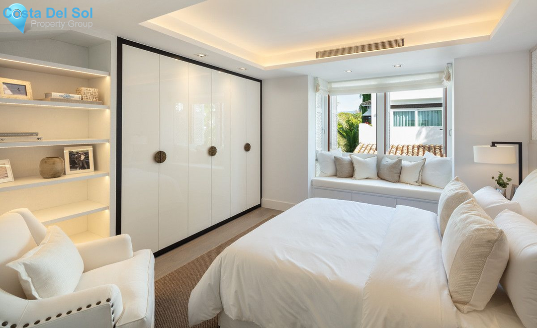Penthouse in The Golden Mile-1561705