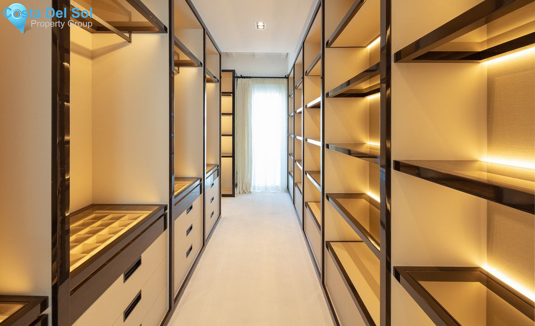 Penthouse in The Golden Mile-1561706