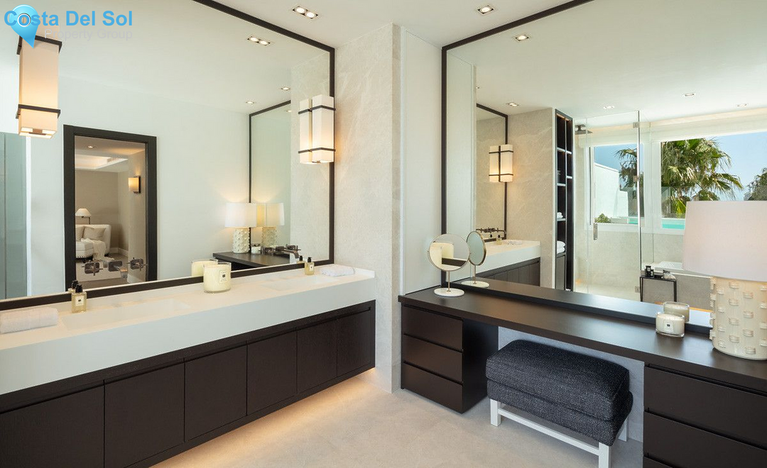 Penthouse in The Golden Mile-1561707