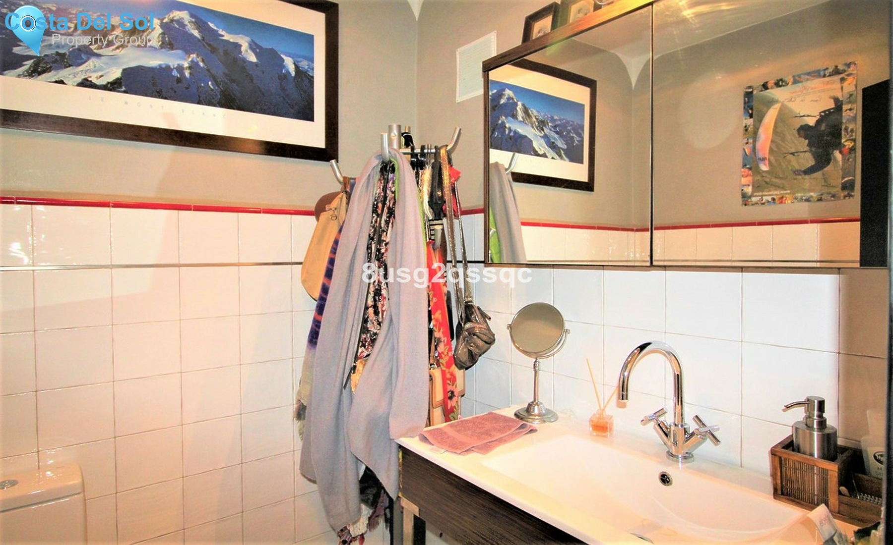 Semi-Detached House in Bel Air-1504808