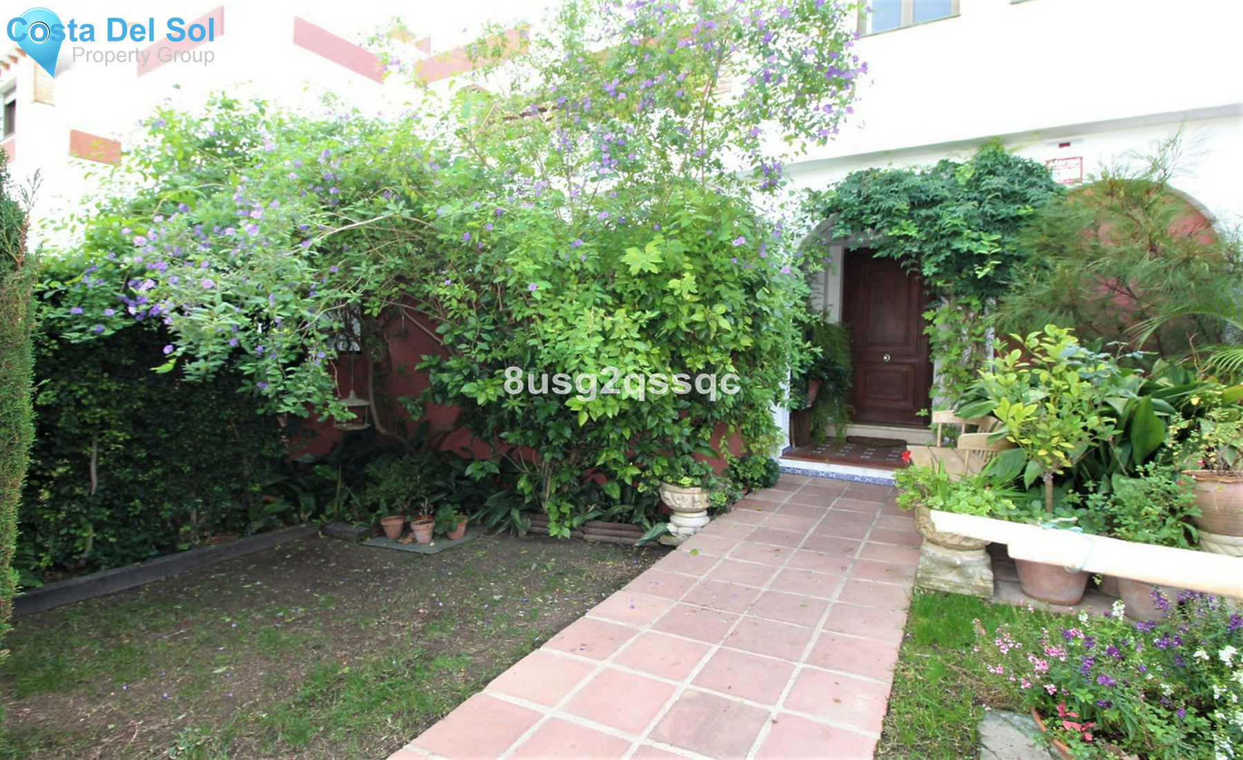 Semi-Detached House in Bel Air-1504809