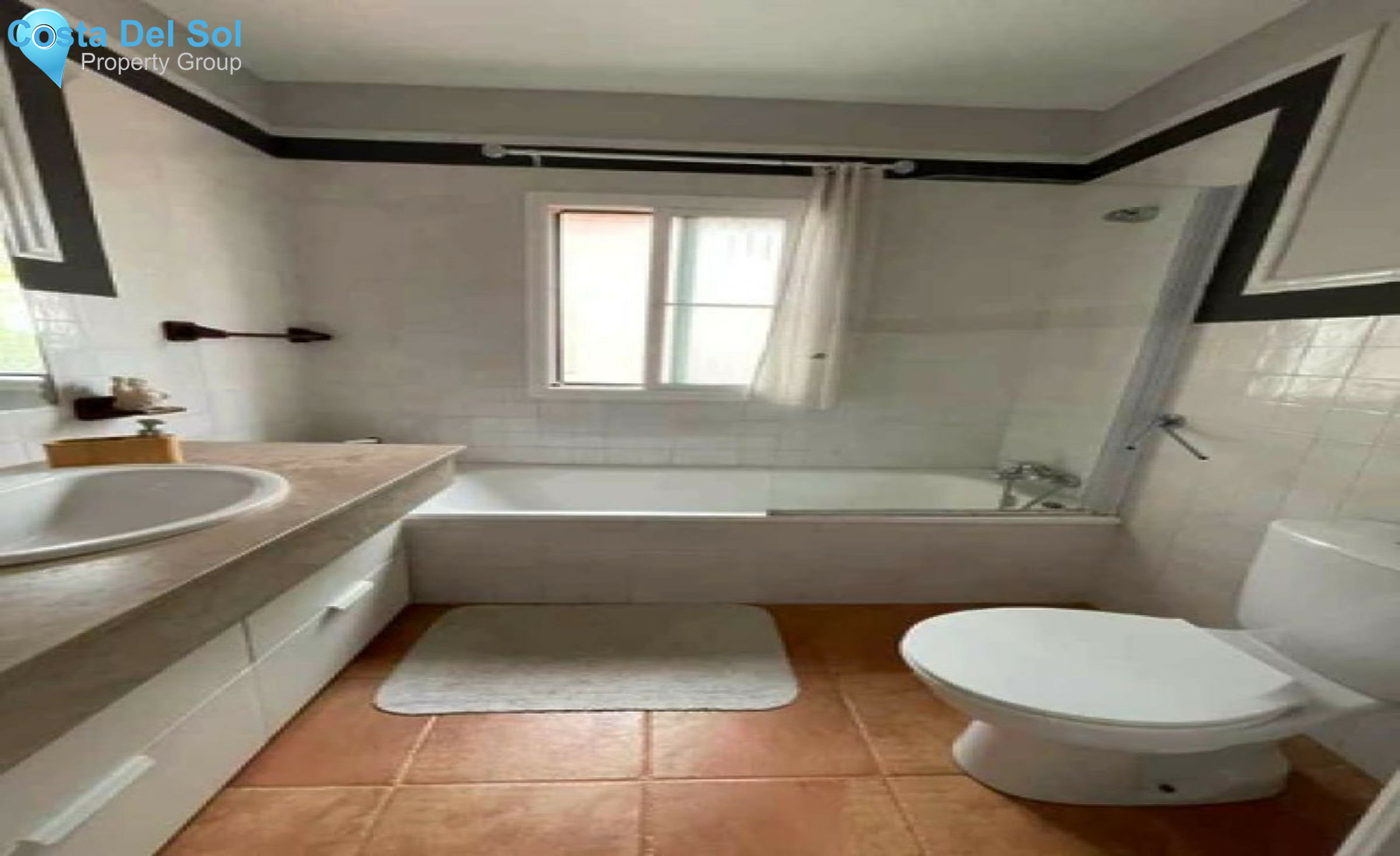 Semi-Detached House in La Alcaidesa-1453435