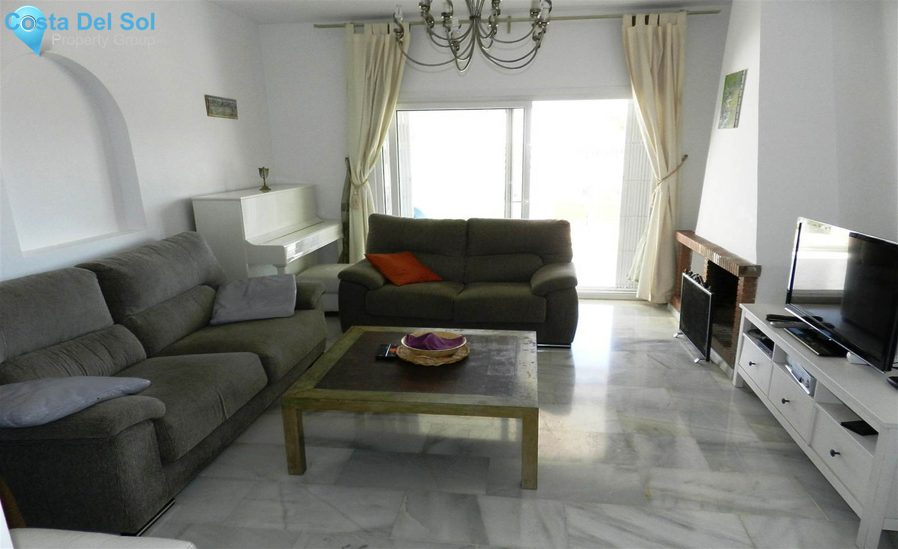 Semi-Detached House in La Duquesa-1453537