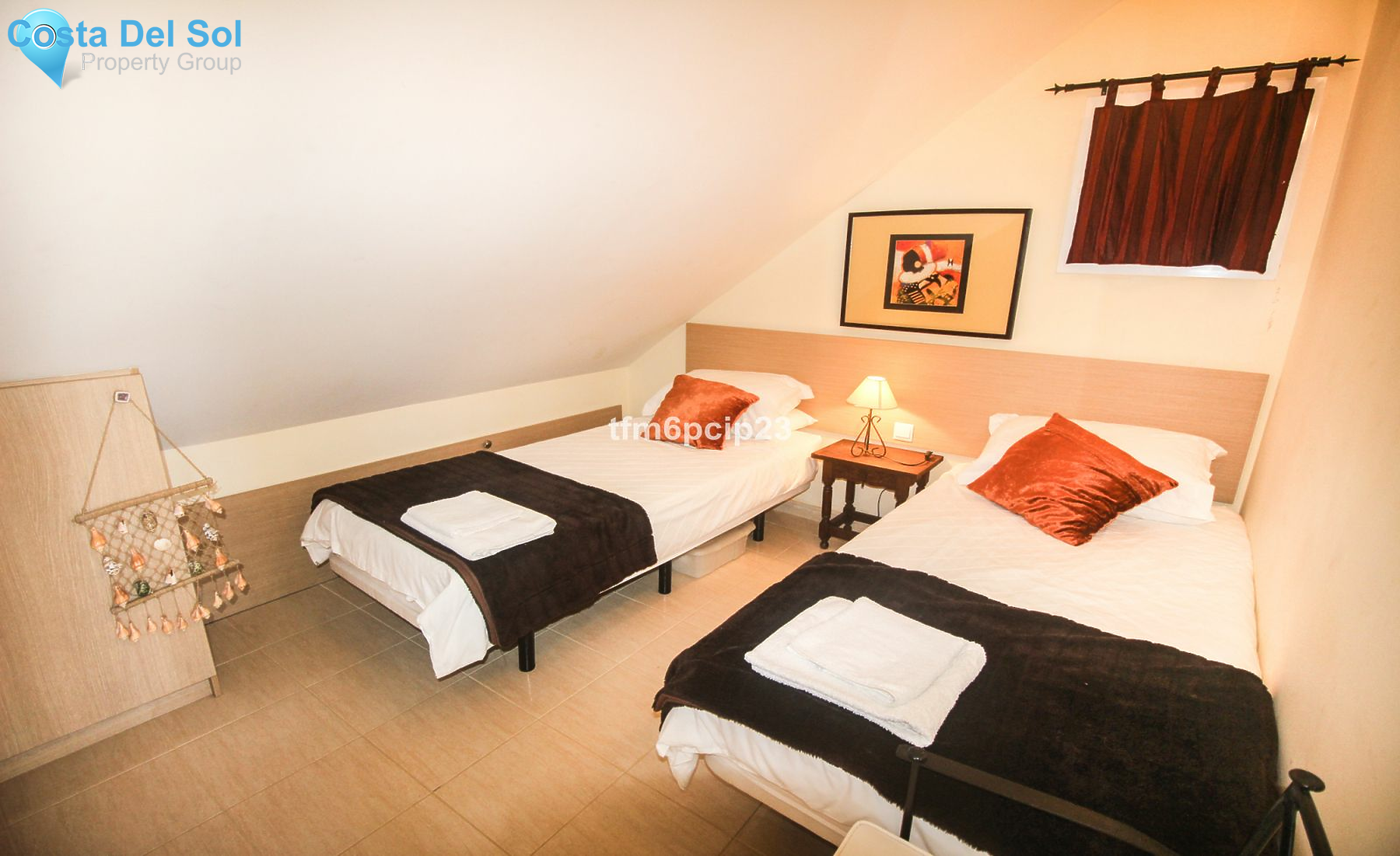 Semi-Detached House in La Duquesa-1449110